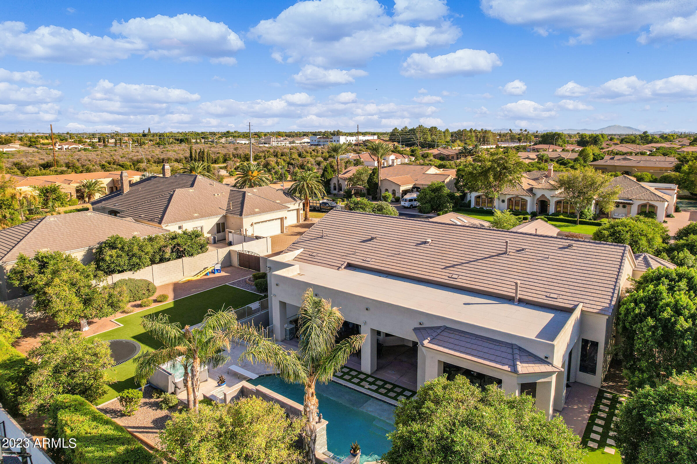 3518 E KENWOOD Street