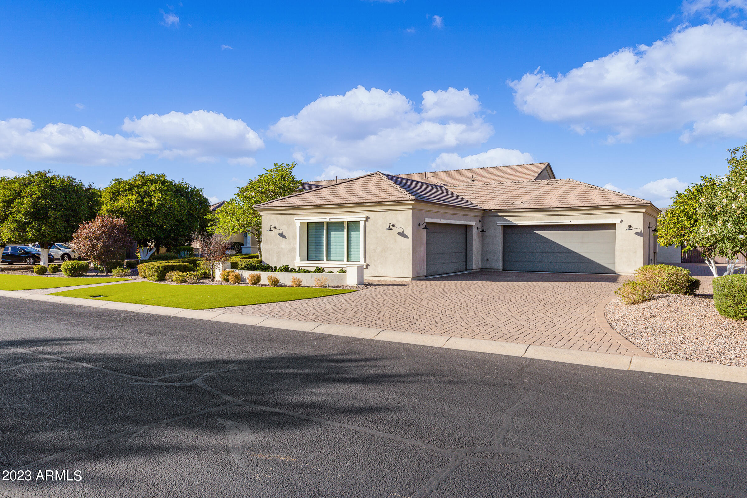 3518 E KENWOOD Street