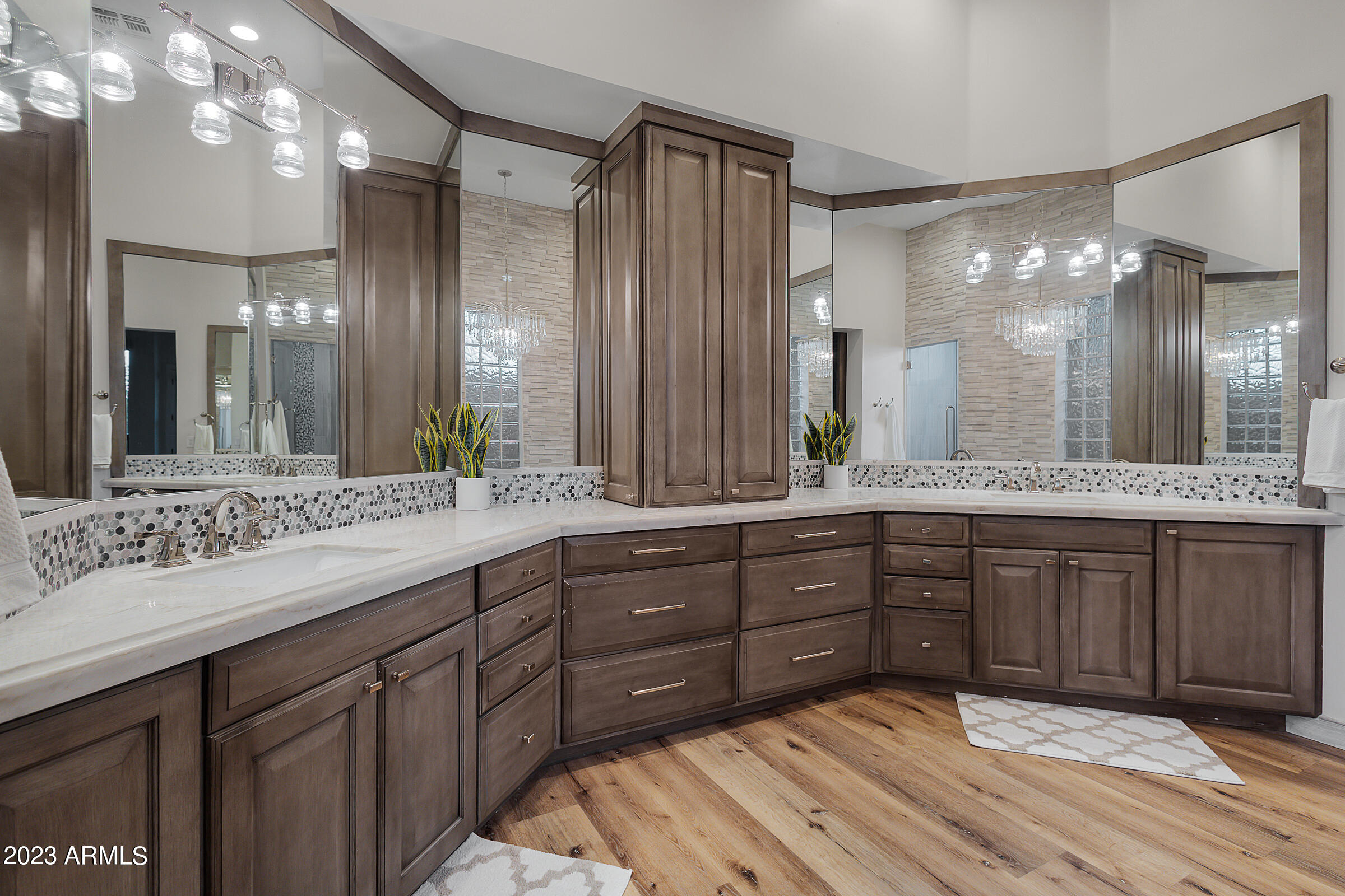 3518 E KENWOOD Street