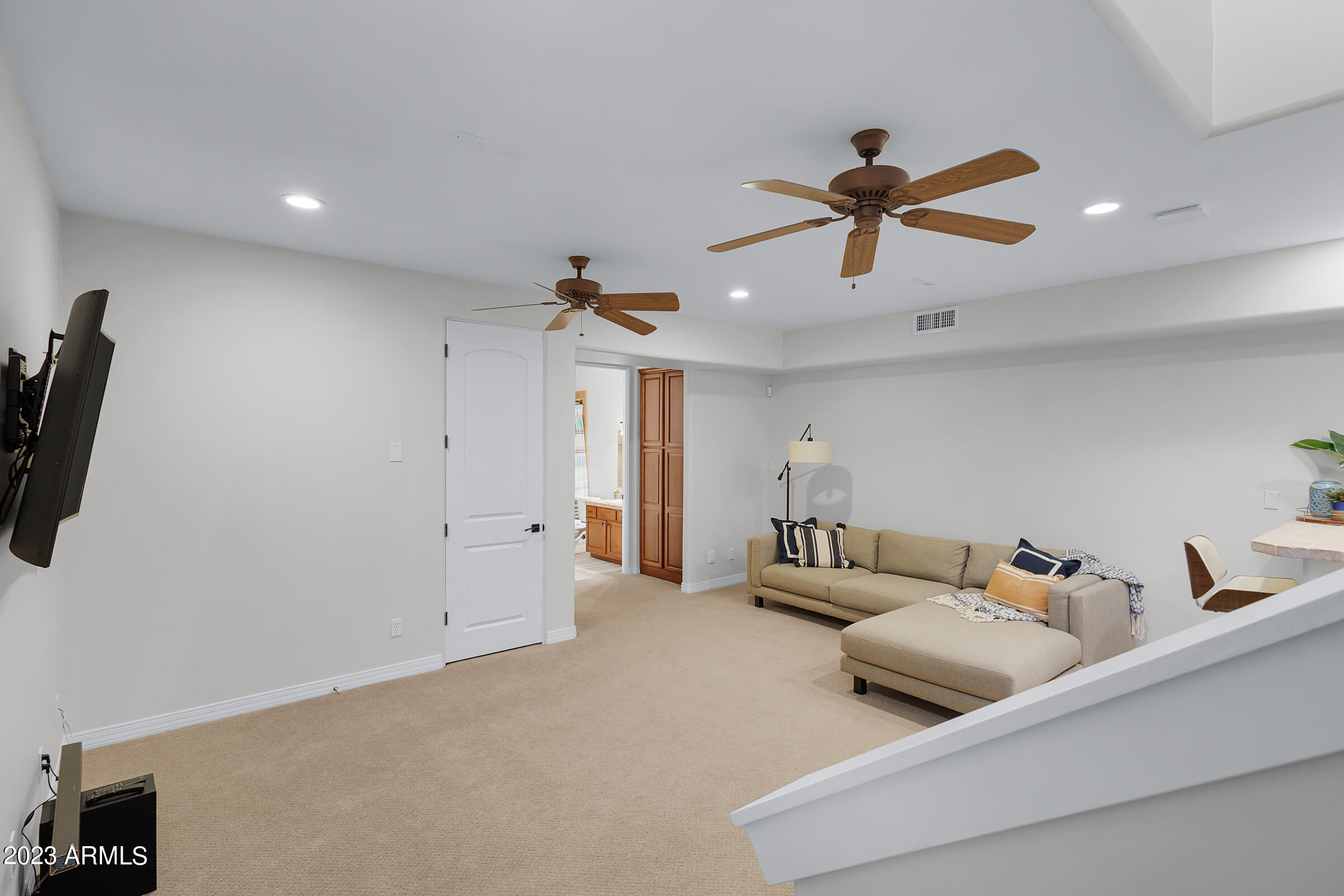 3518 E KENWOOD Street