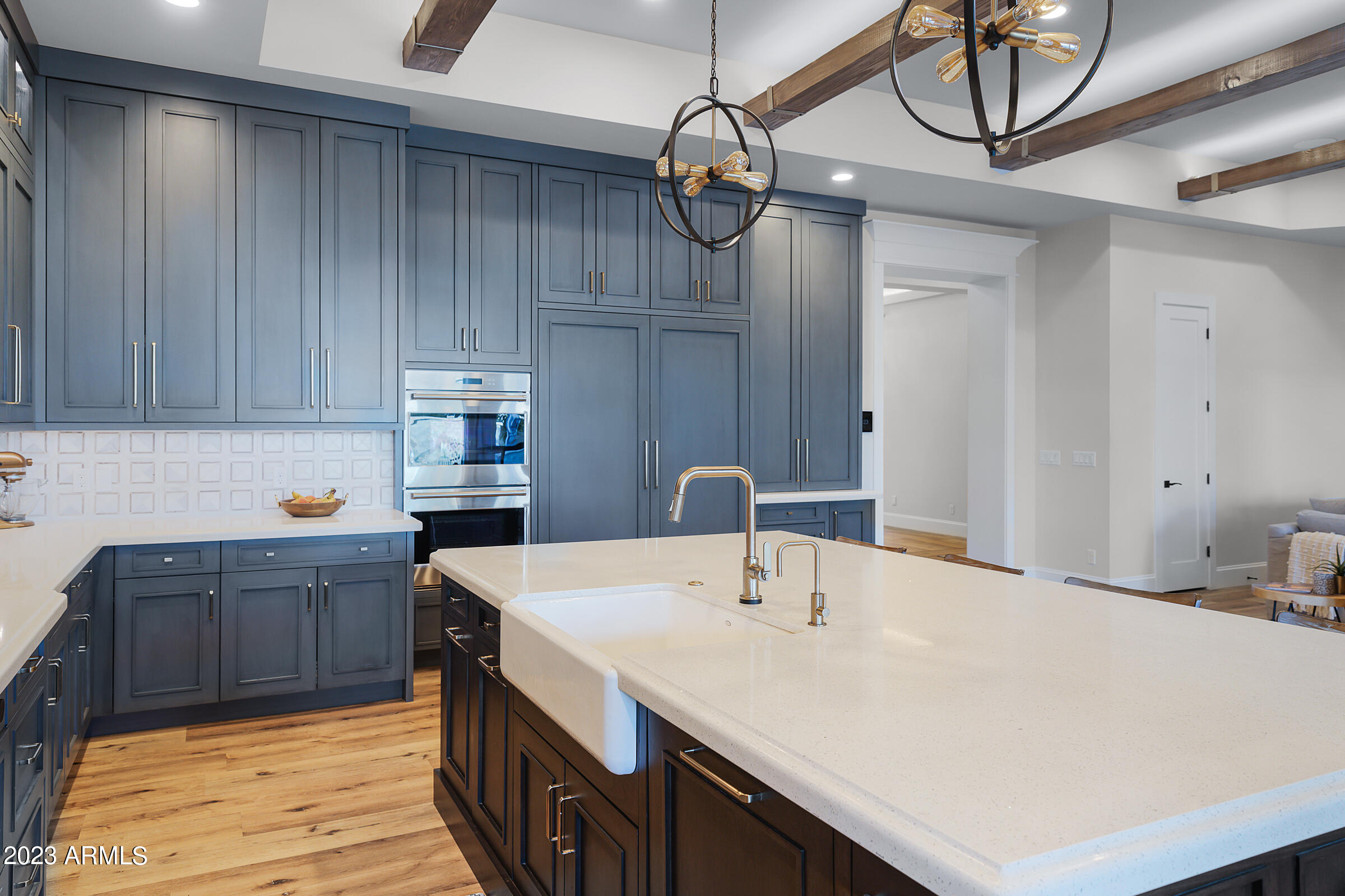 3518 E KENWOOD Street