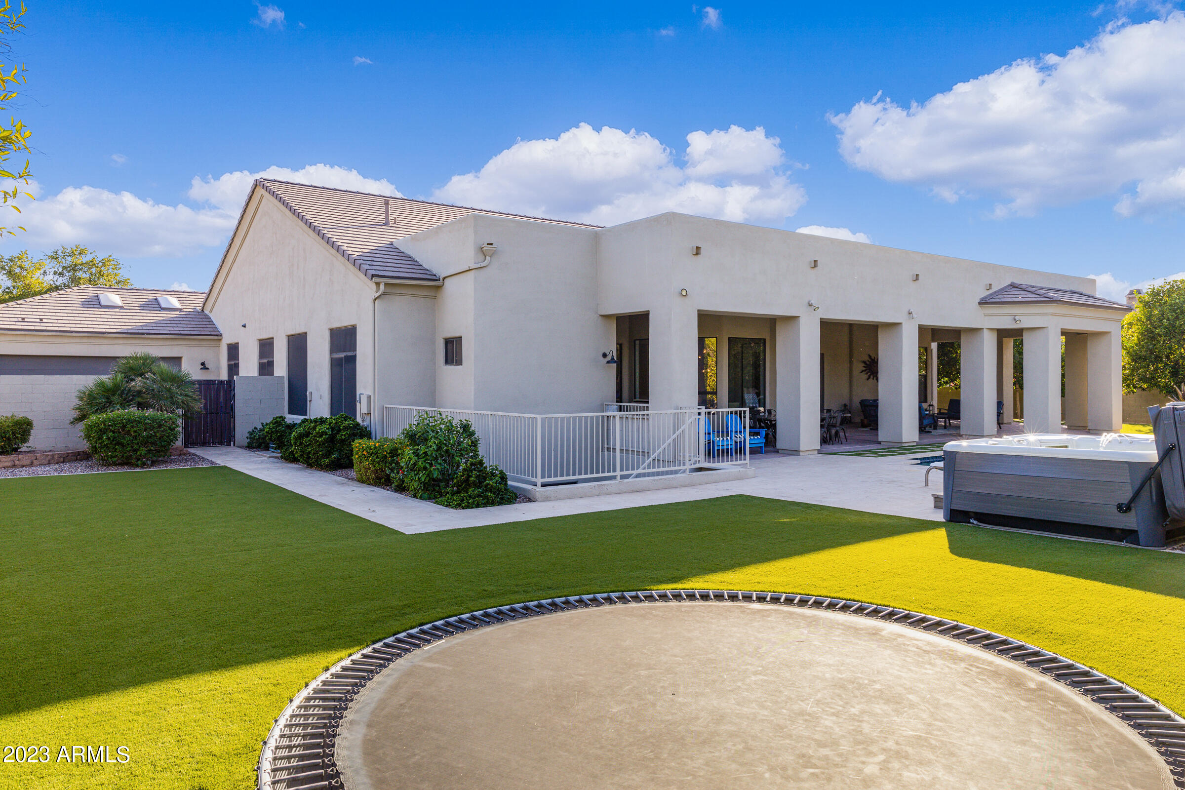 3518 E KENWOOD Street