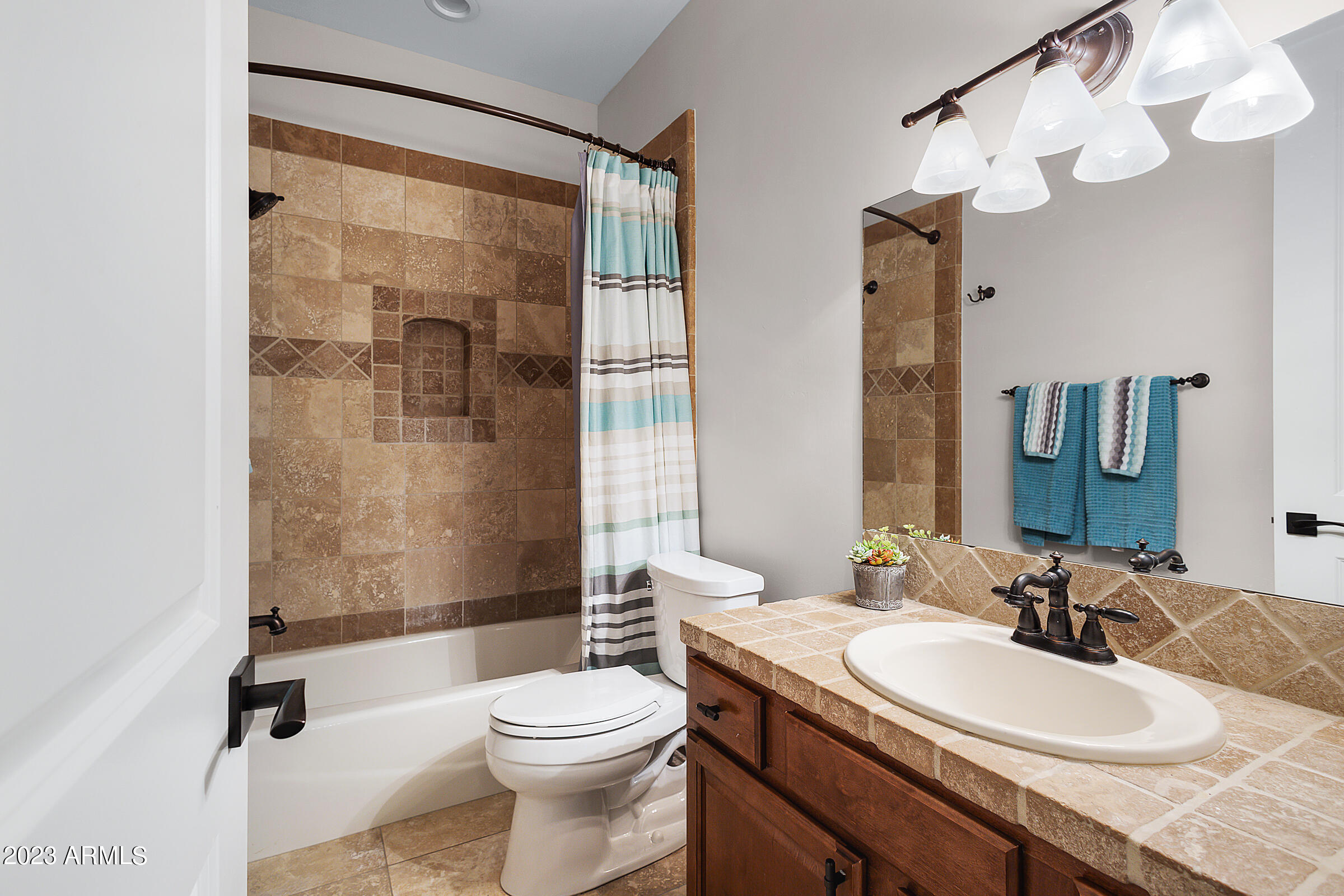 3518 E KENWOOD Street