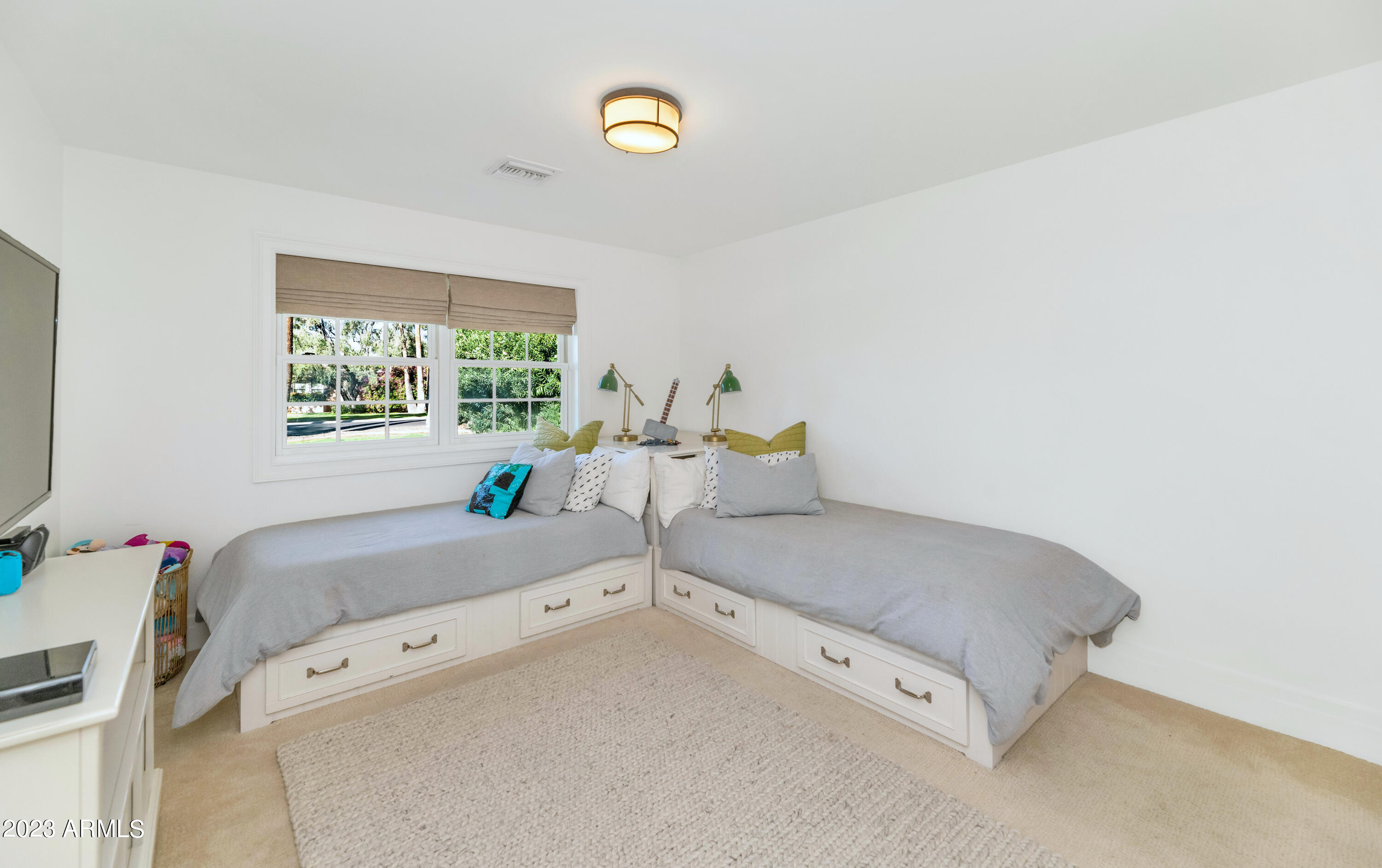 3607 N 55TH Place