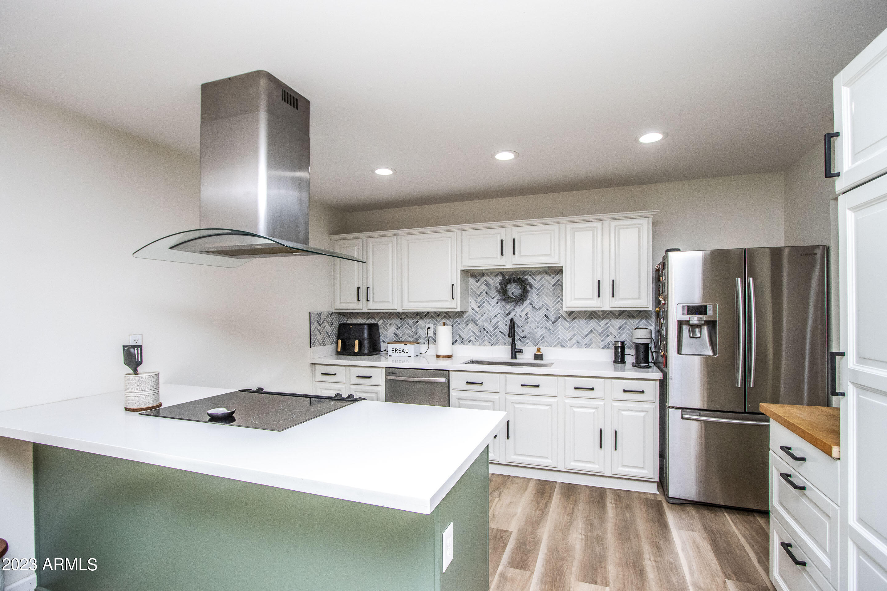 8349 E CYPRESS Street