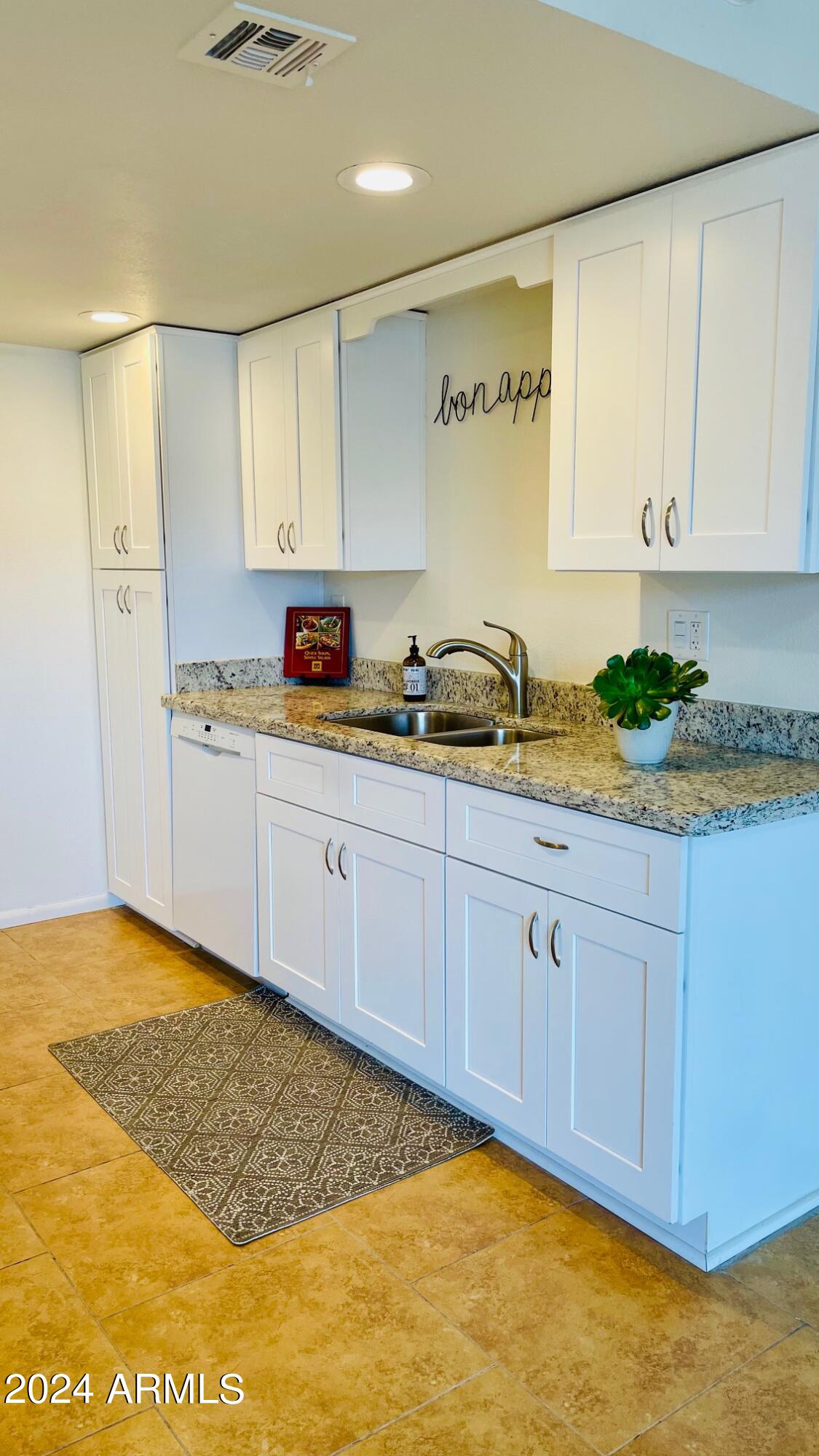 3810 N MARYVALE Parkway, 1068