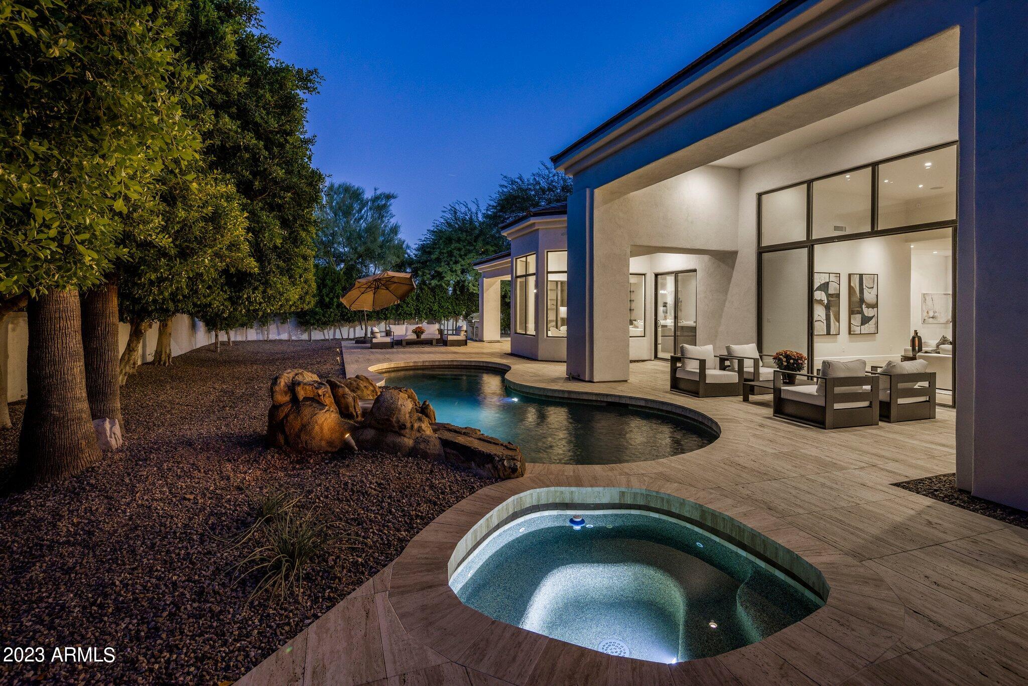 7172 E PARADISE RANCH Road