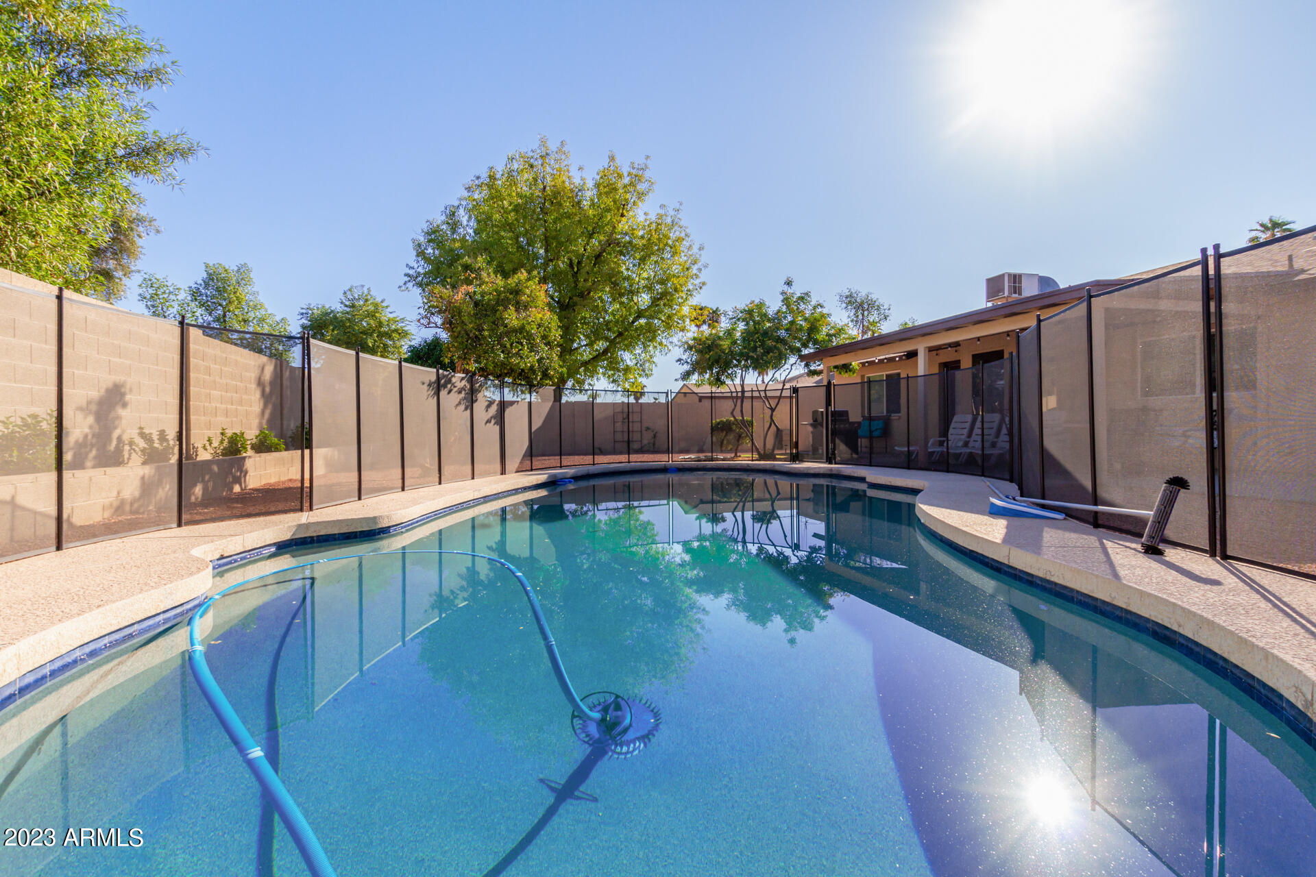 4524 E VOLTAIRE Avenue
