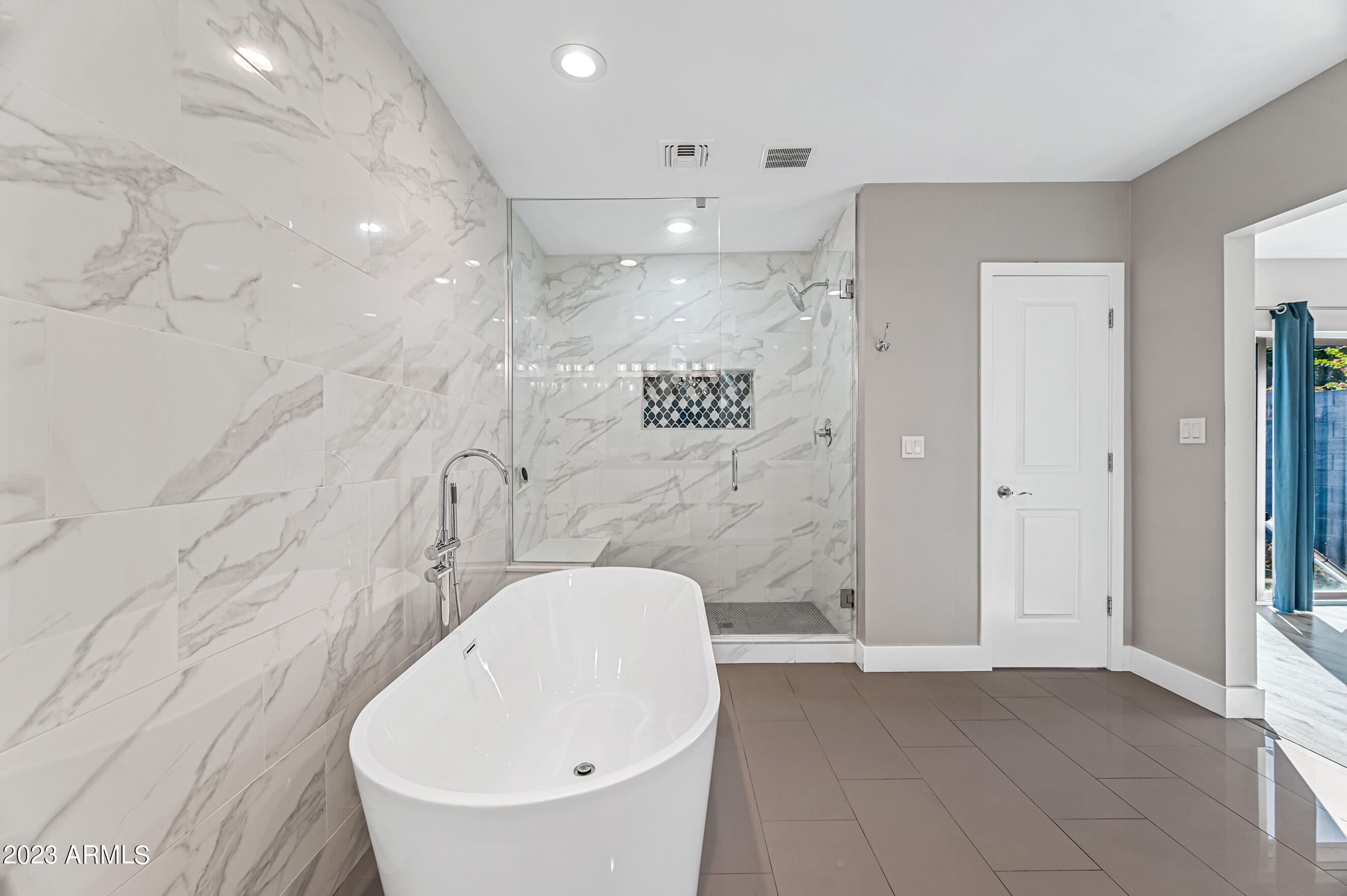 5139 E VERDE Lane