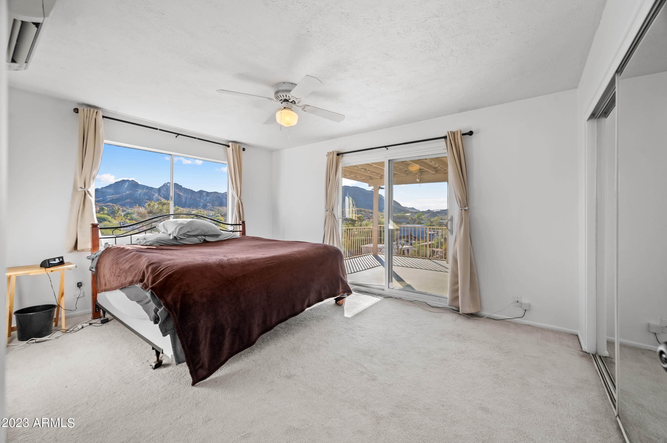 1421 E SUNNYSIDE Drive