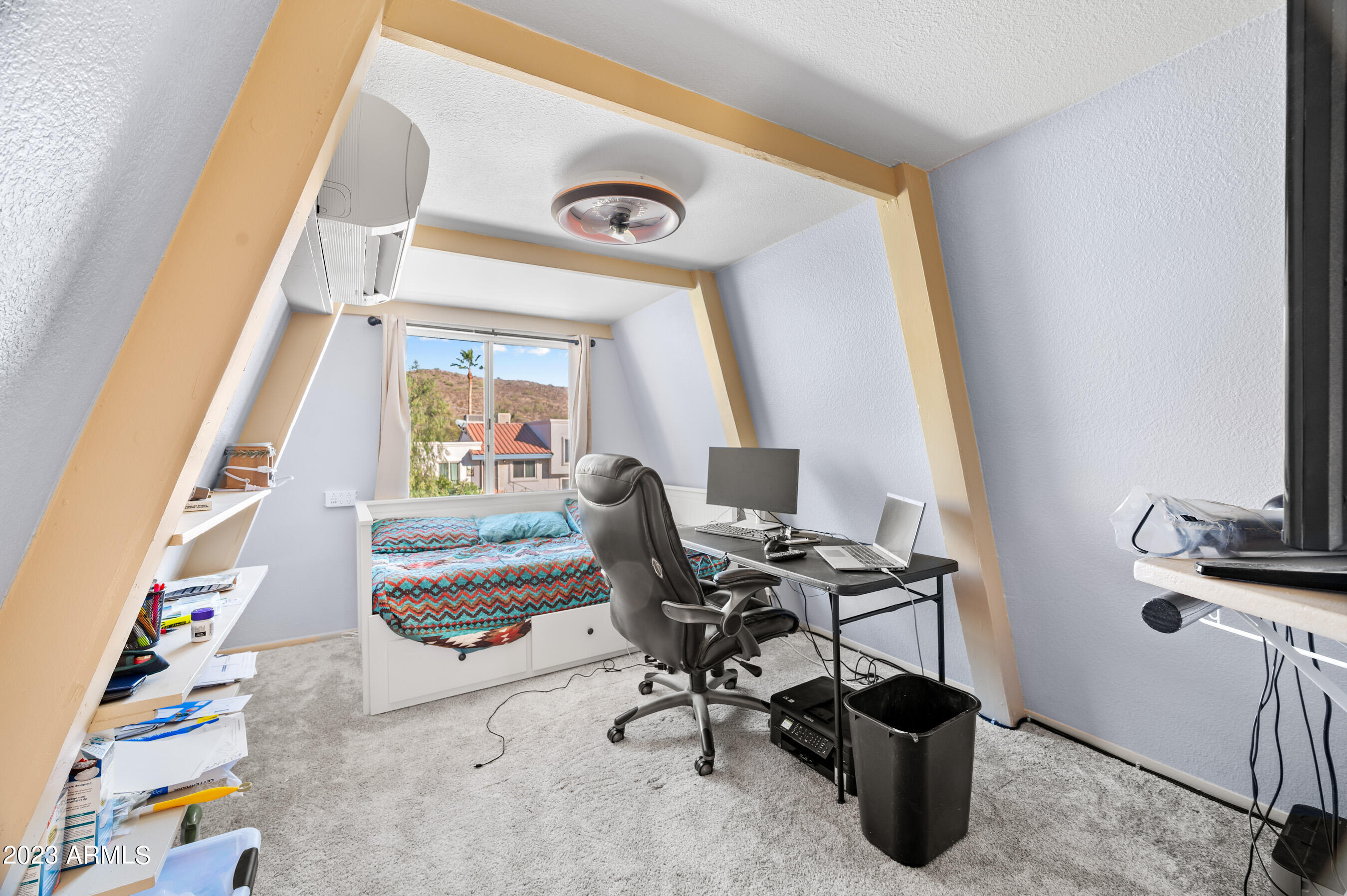 1421 E SUNNYSIDE Drive