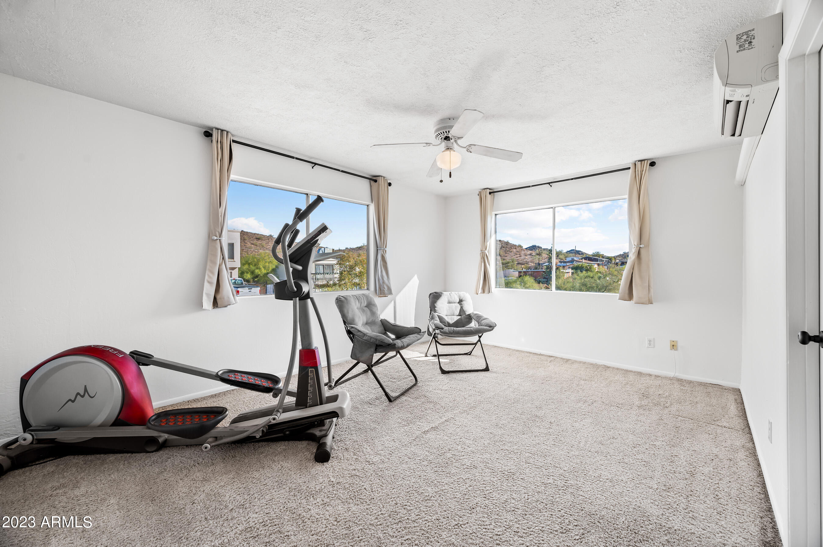 1421 E SUNNYSIDE Drive