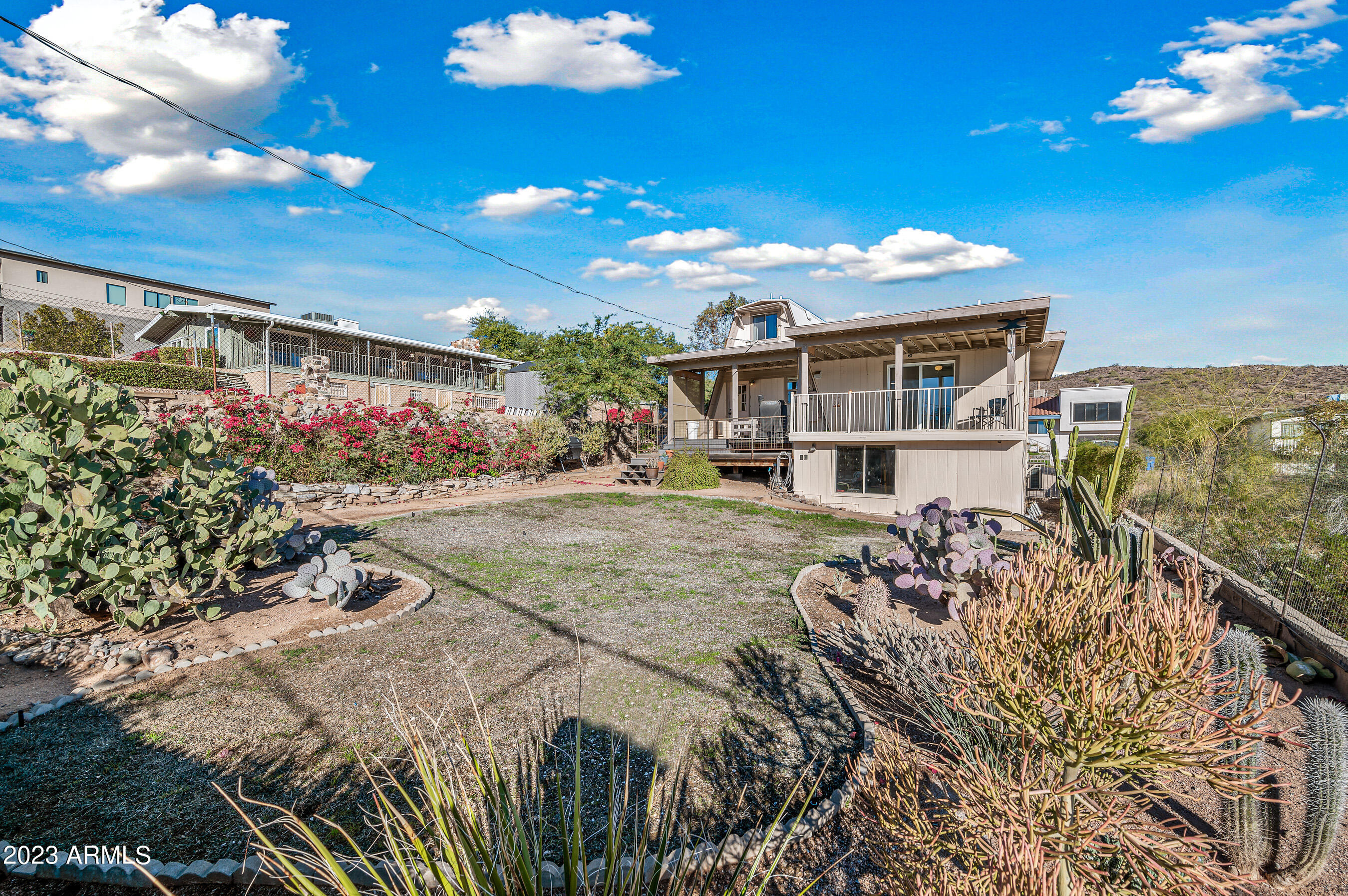 1421 E SUNNYSIDE Drive