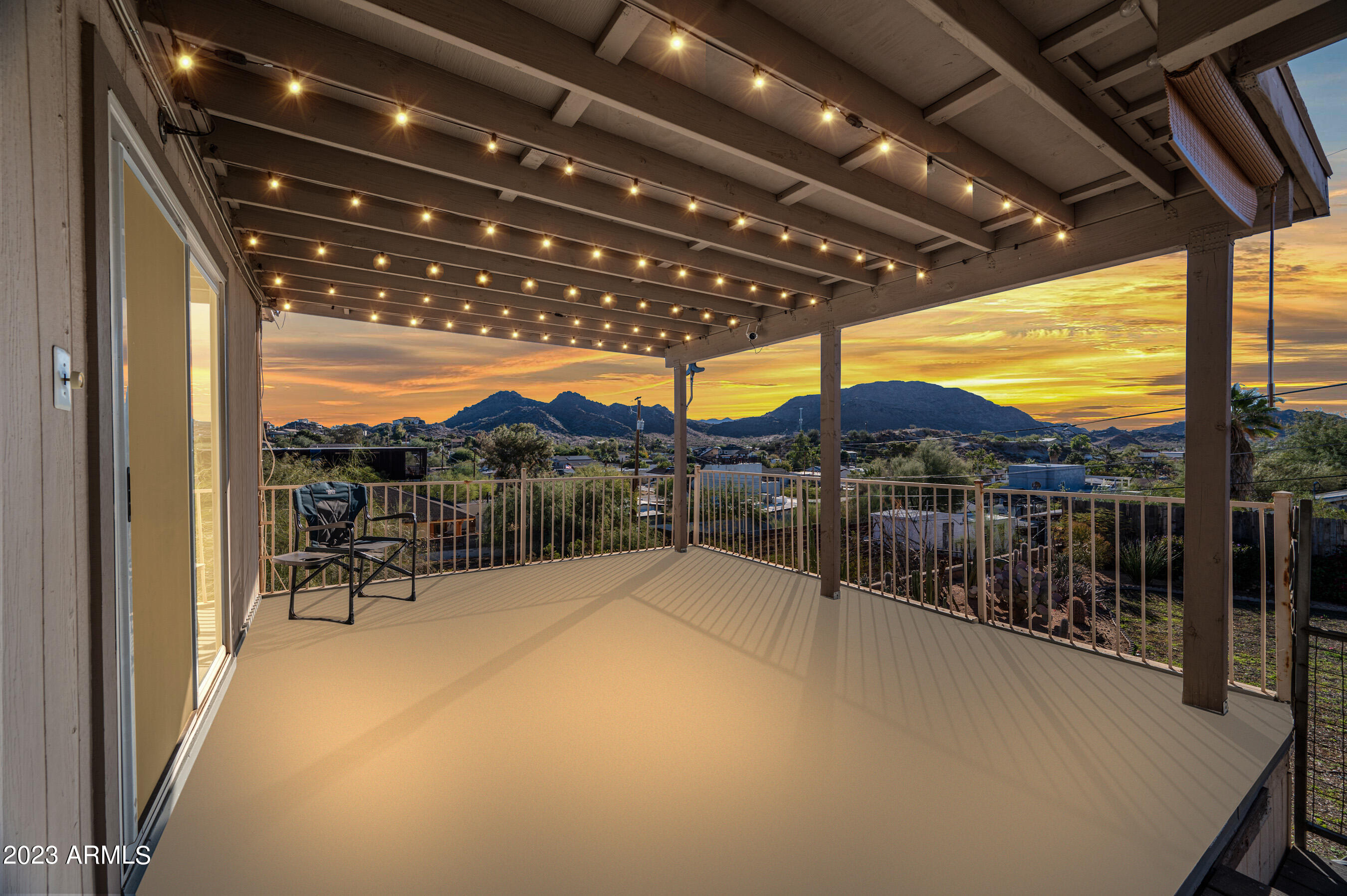 1421 E SUNNYSIDE Drive