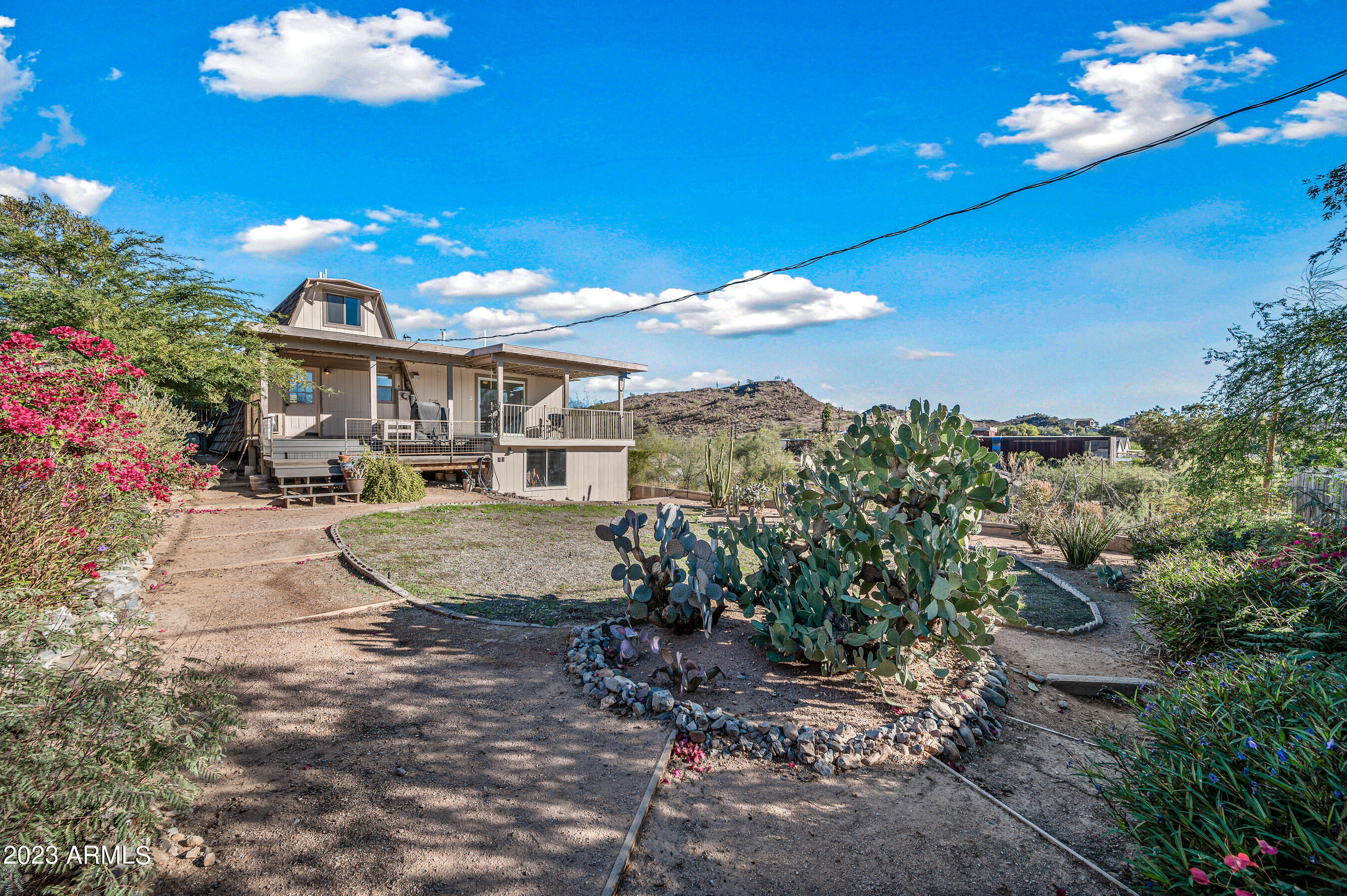 1421 E SUNNYSIDE Drive