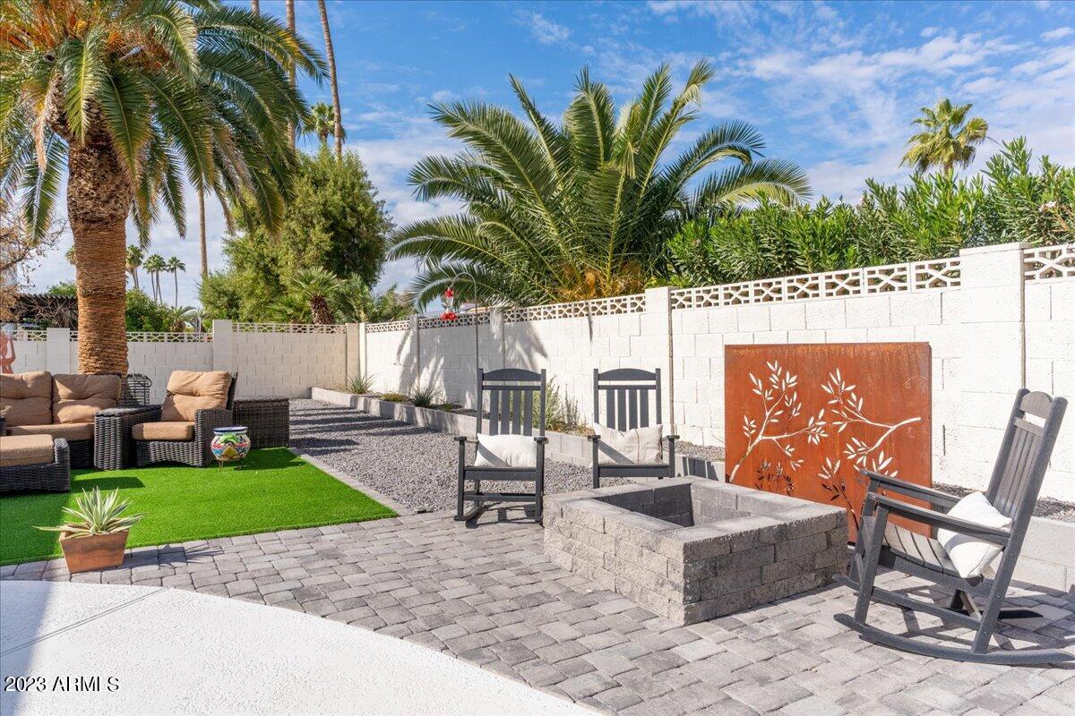 6622 E JEAN Drive