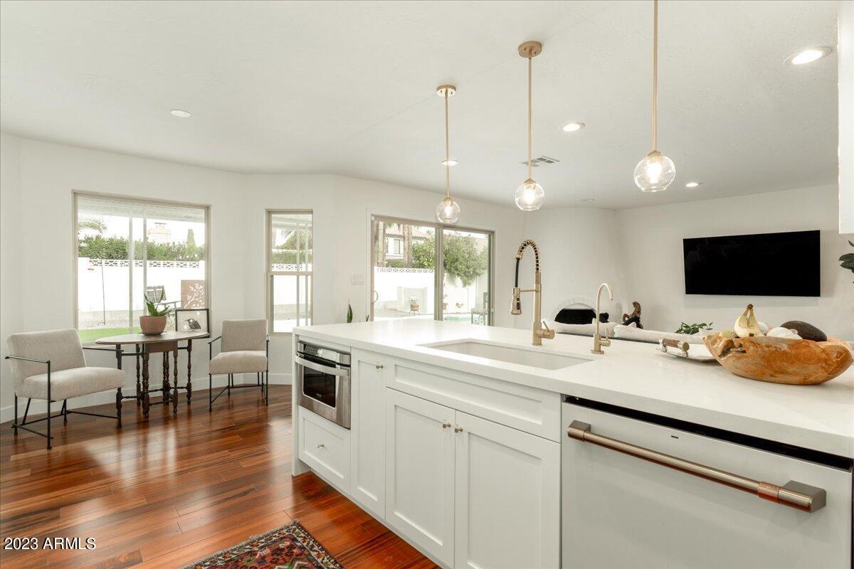 6622 E JEAN Drive