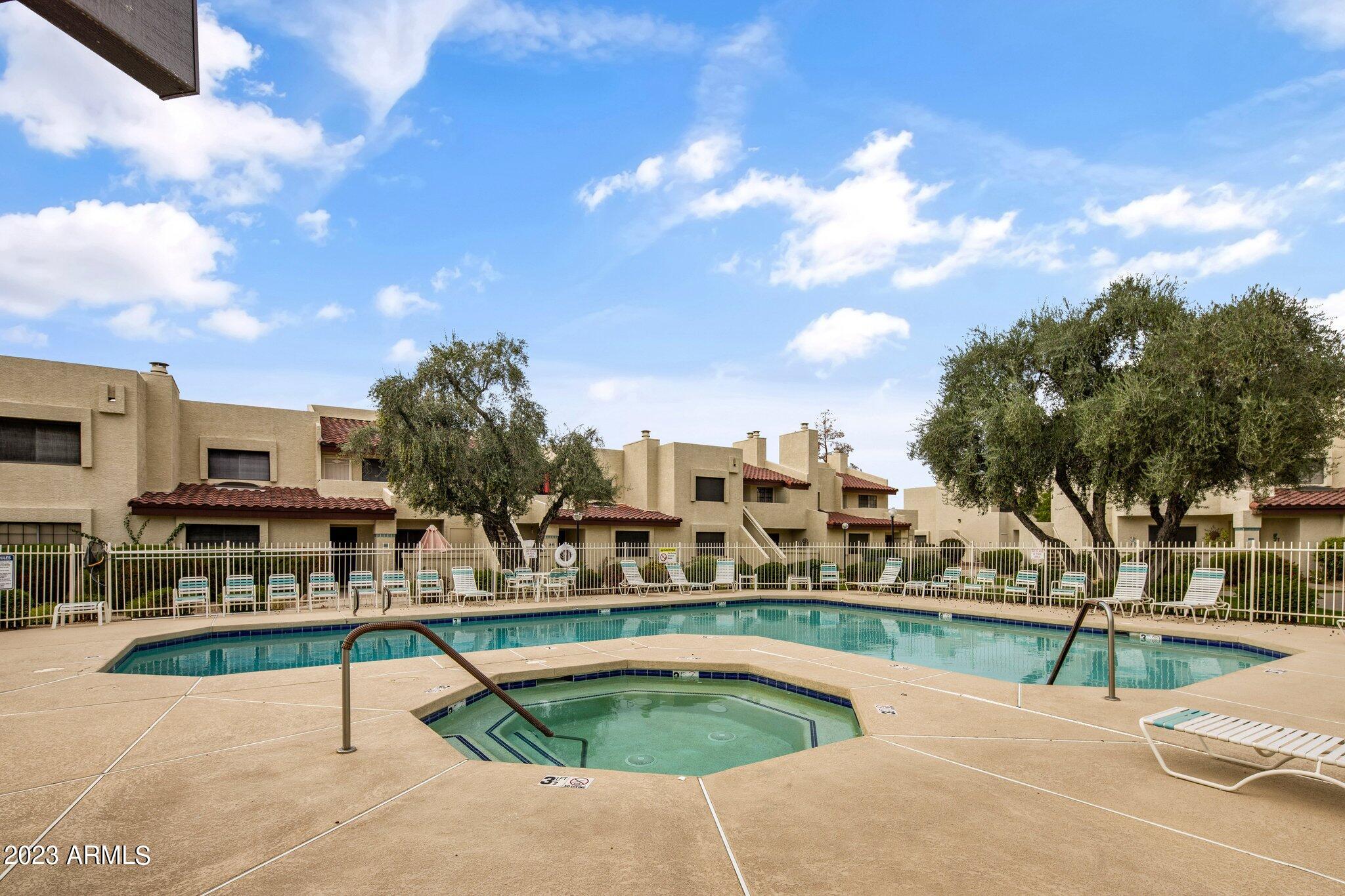 2020 W UNION HILLS Drive, 111