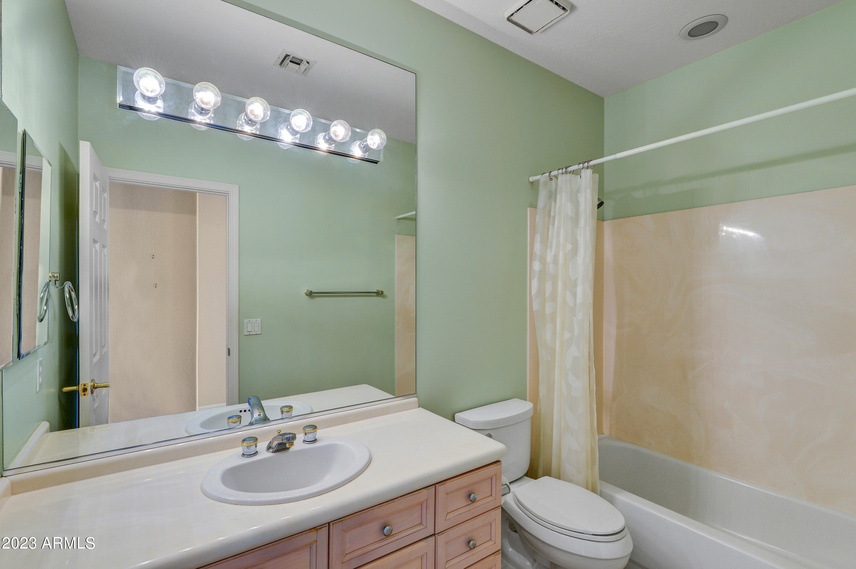 4147 E HANCOCK Drive