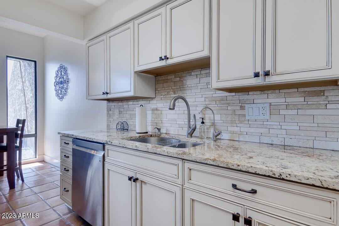 1203 E NORTHSHORE Drive, 131