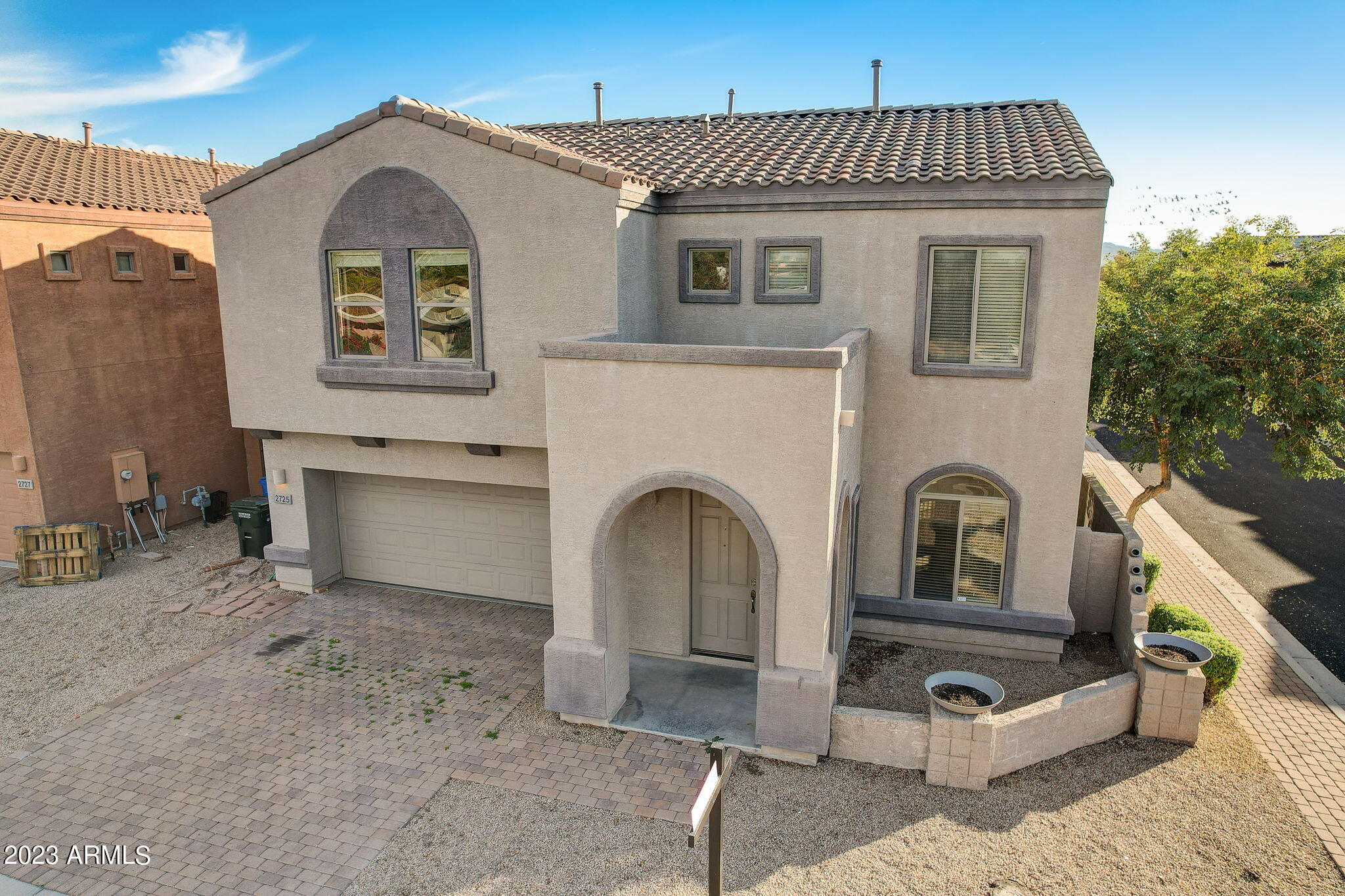 2725 E SAINT JOHN Road