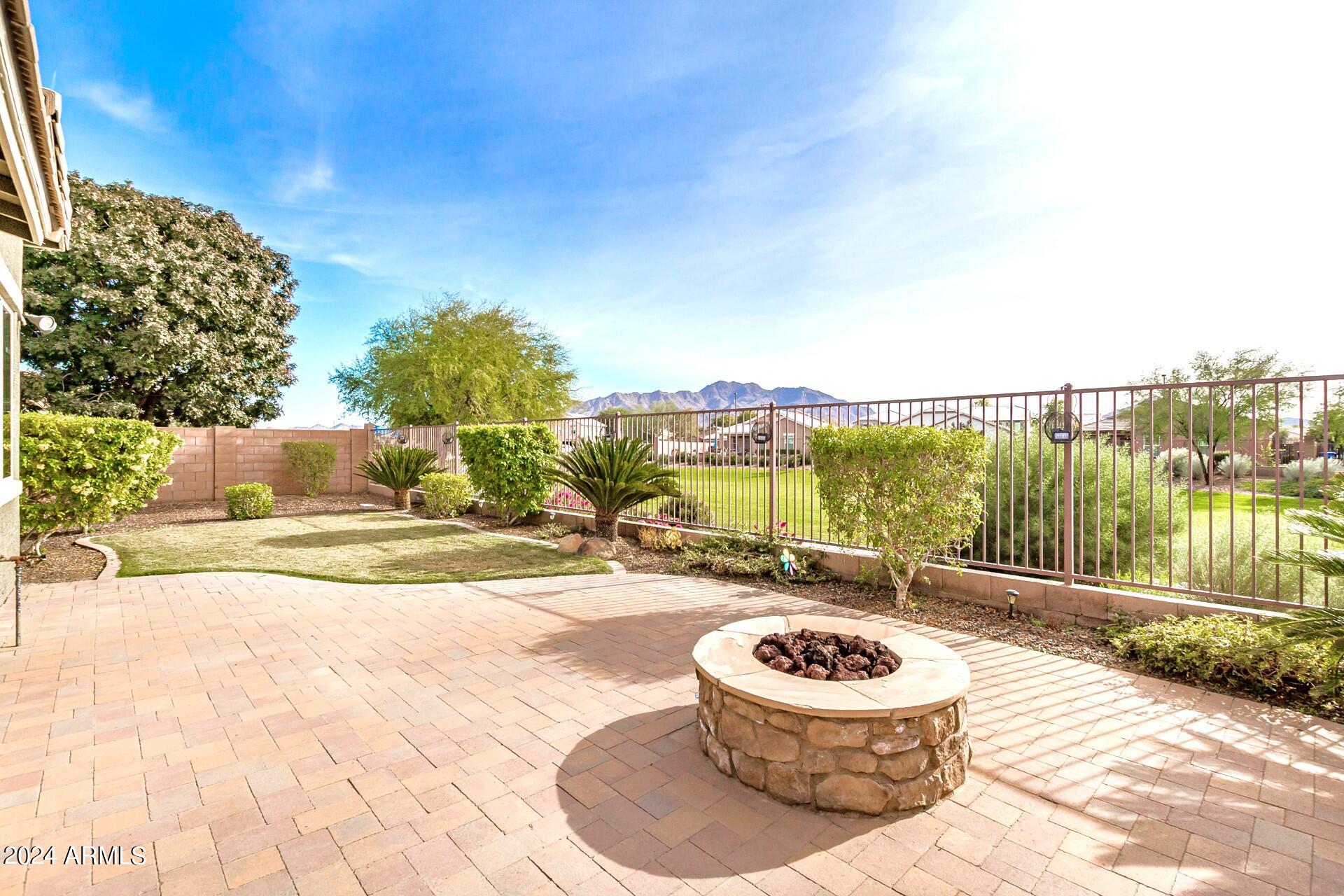 2045 E FLINTLOCK Drive