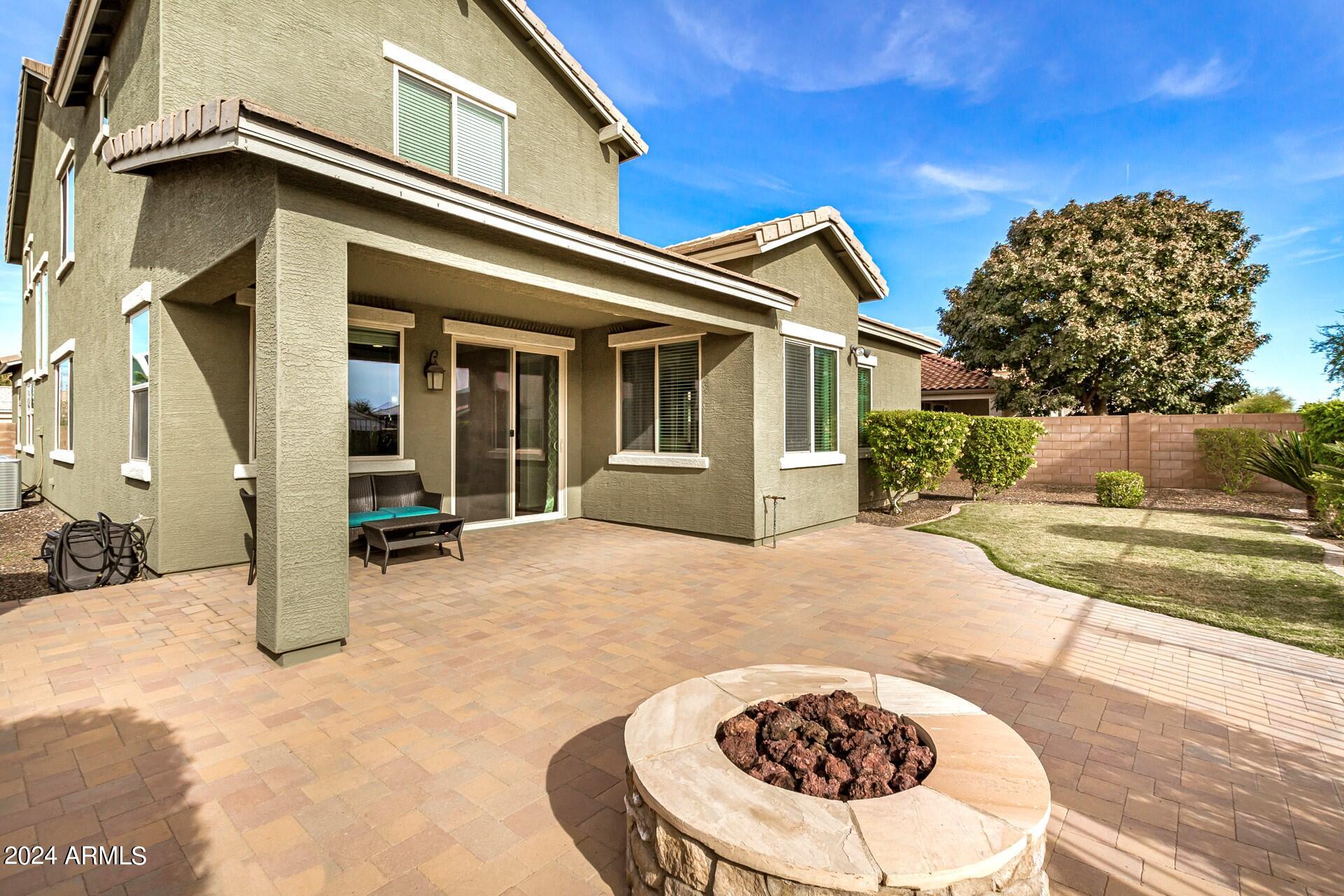 2045 E FLINTLOCK Drive