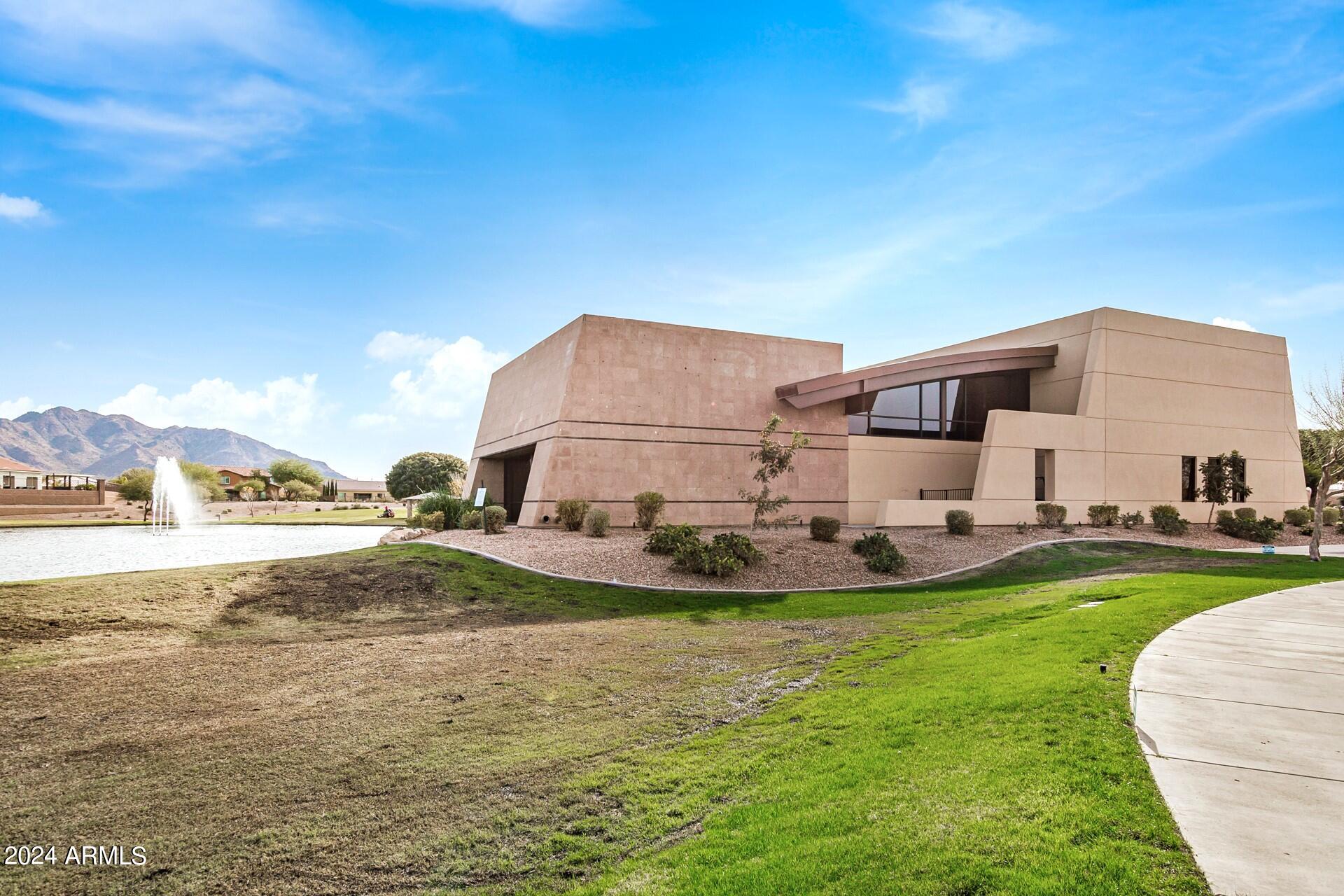2045 E FLINTLOCK Drive