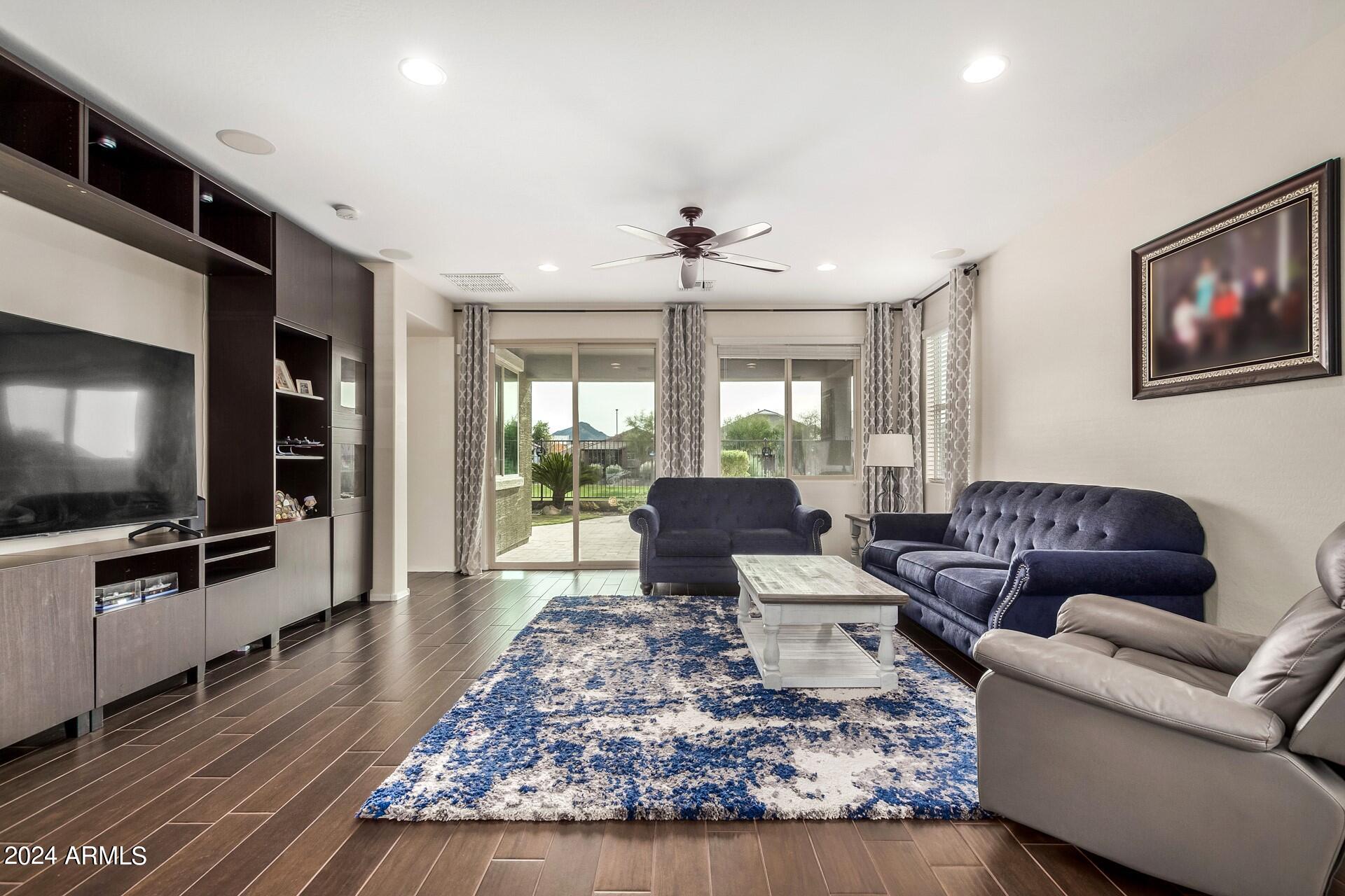 2045 E FLINTLOCK Drive