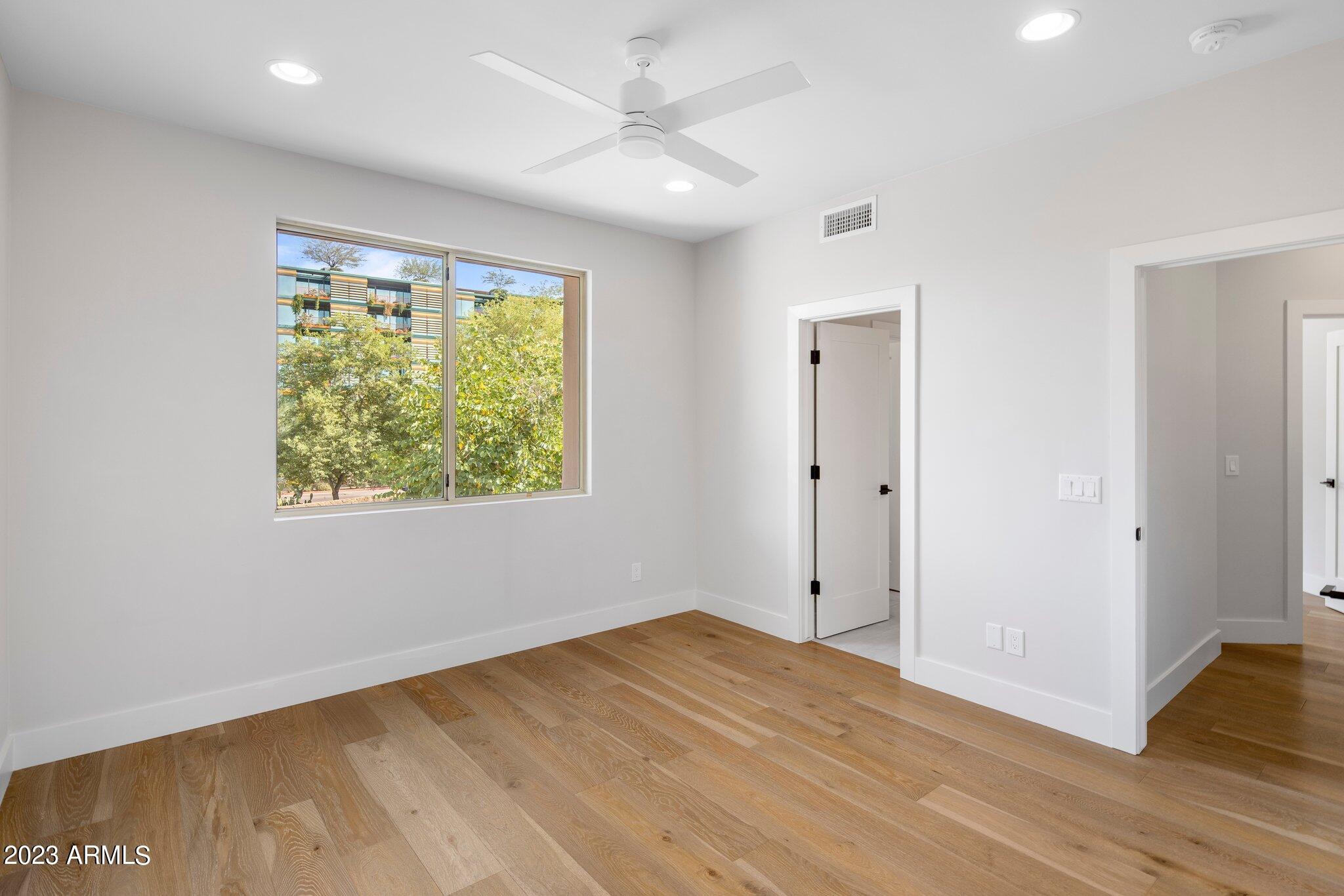 6711 E CAMELBACK Road, 49