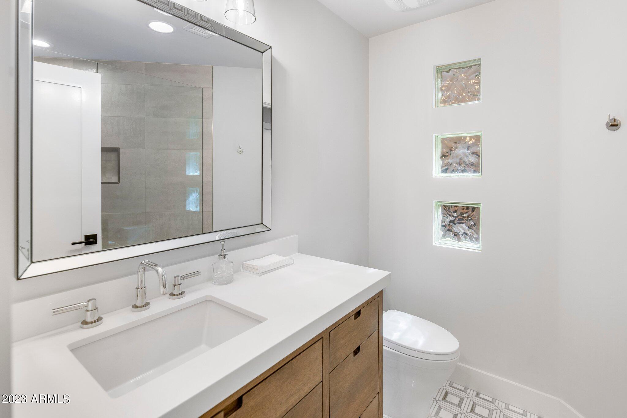 6711 E CAMELBACK Road, 49