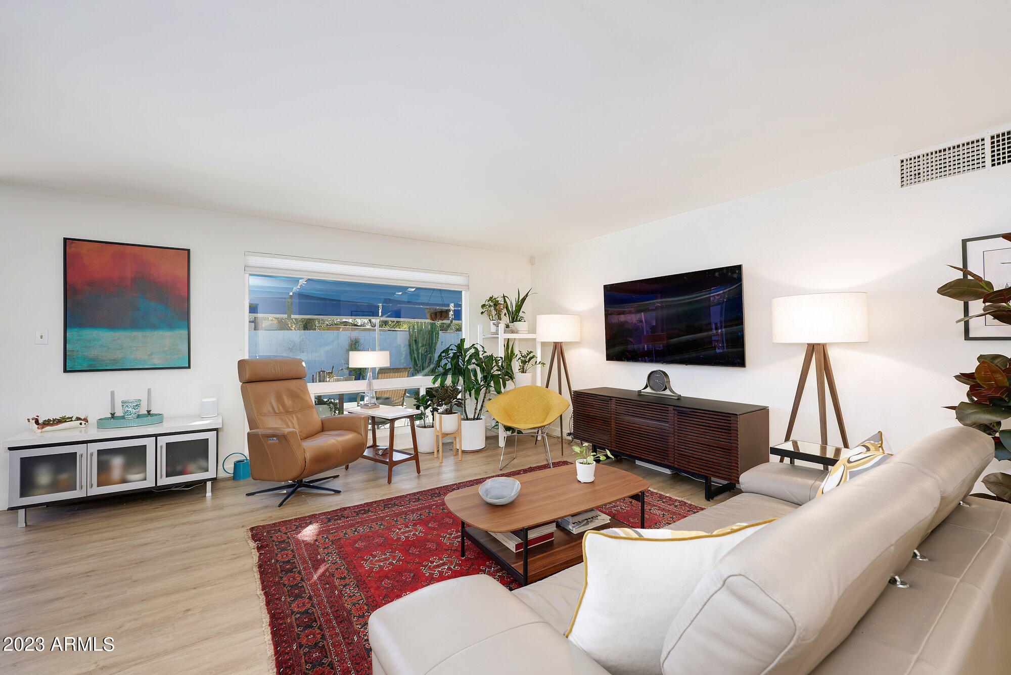 1203 W COLTER Street