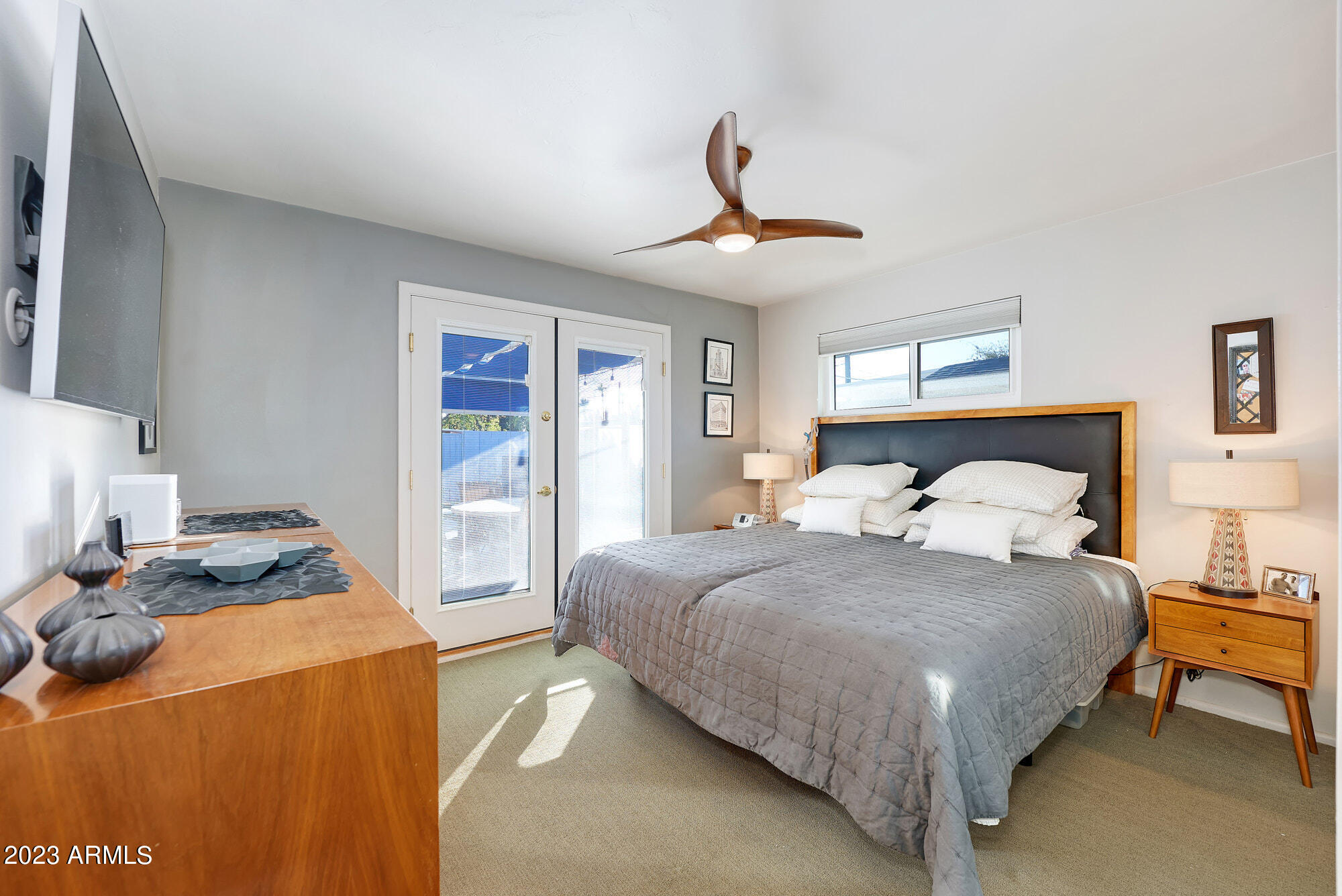 1203 W COLTER Street