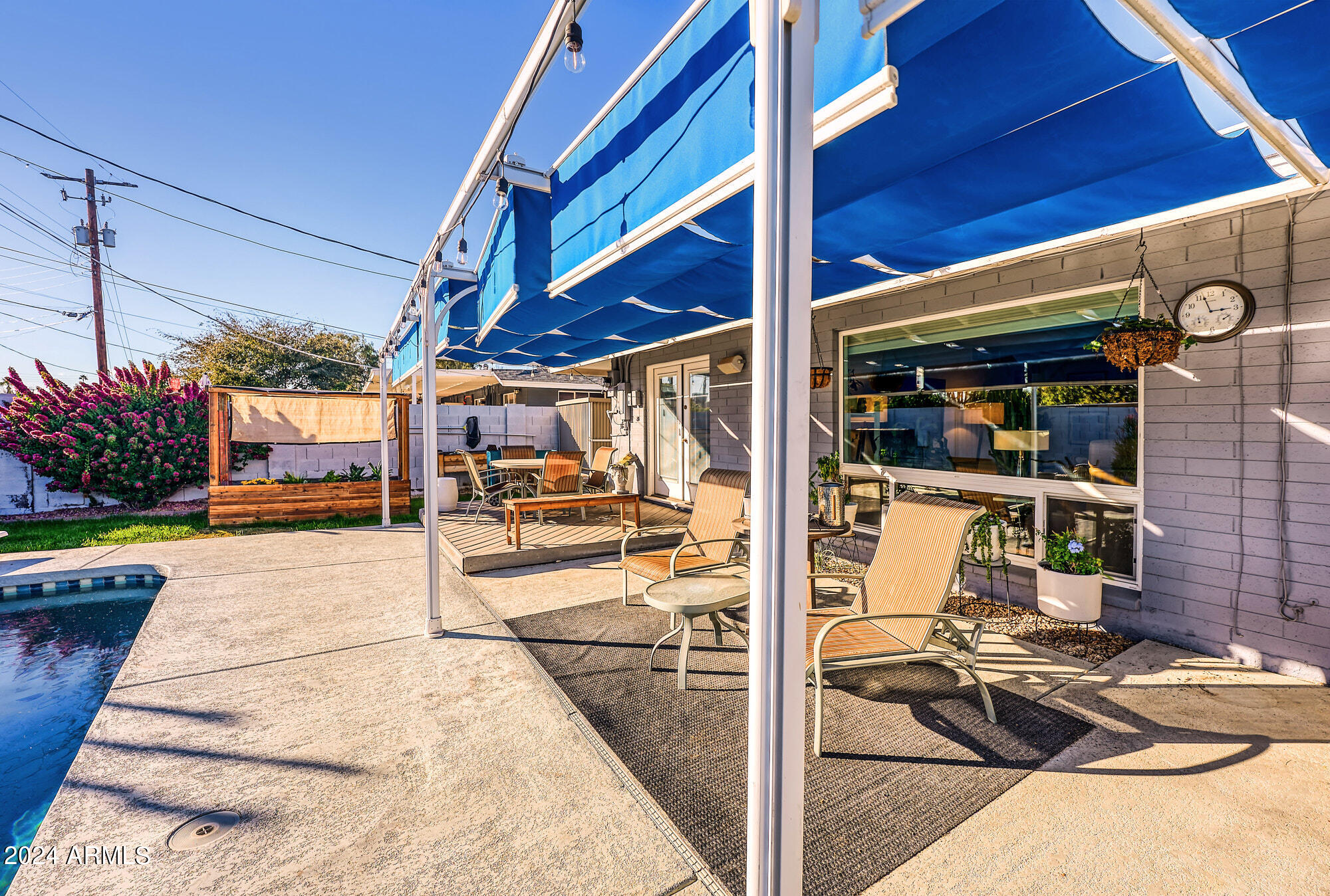 1203 W COLTER Street