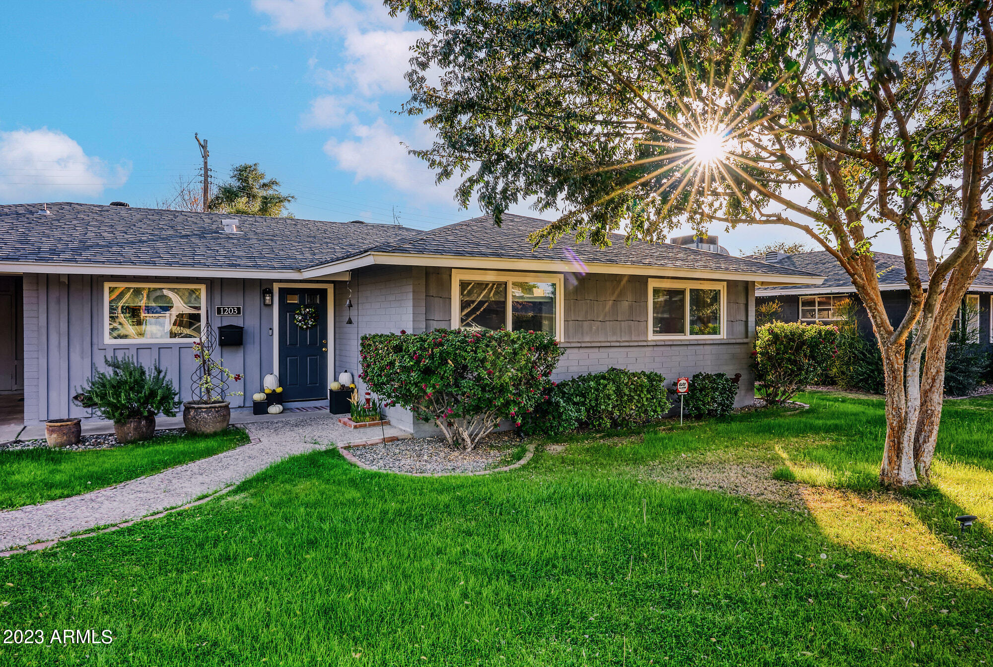 1203 W COLTER Street