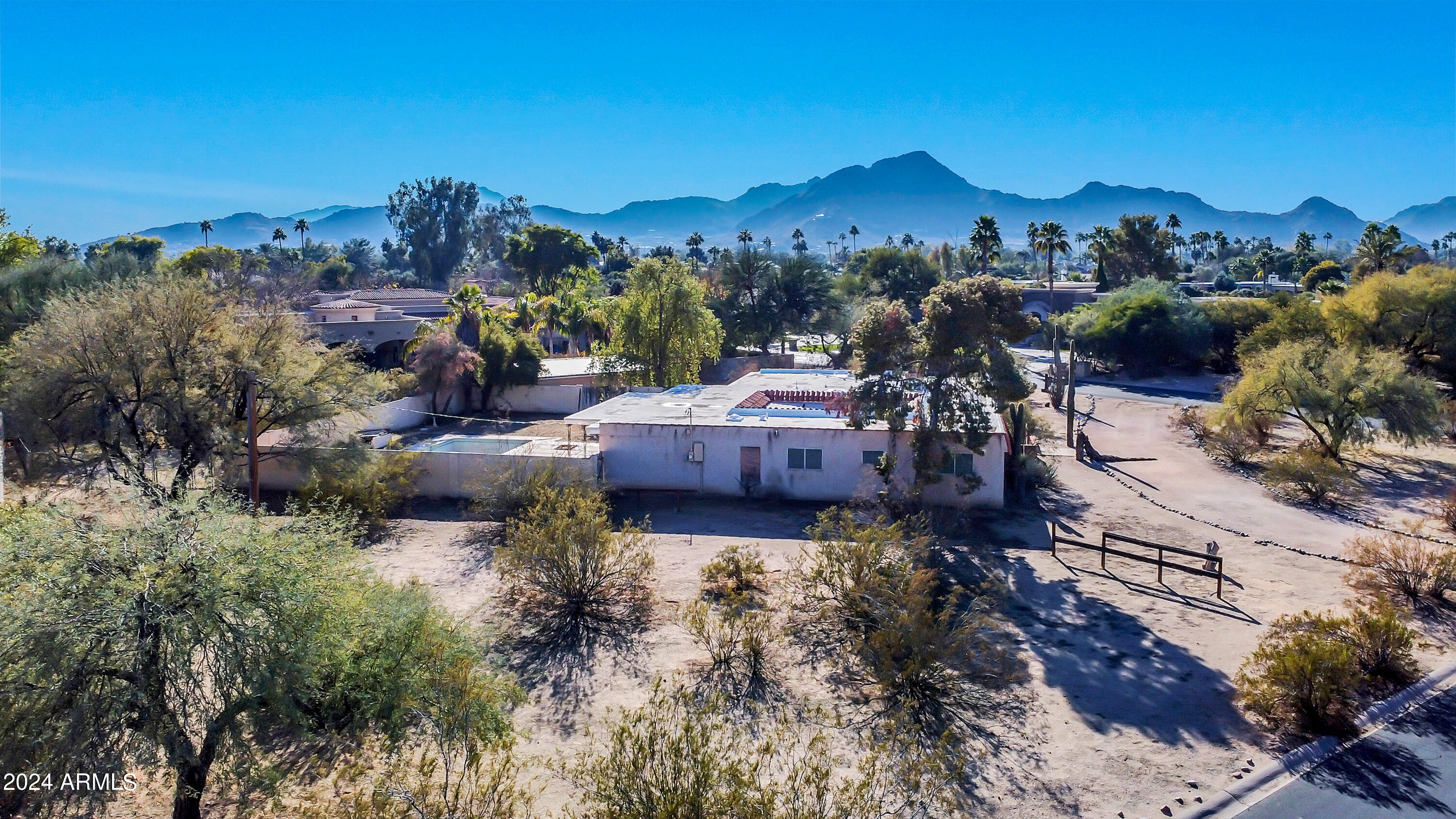 6633 E HORSESHOE Road