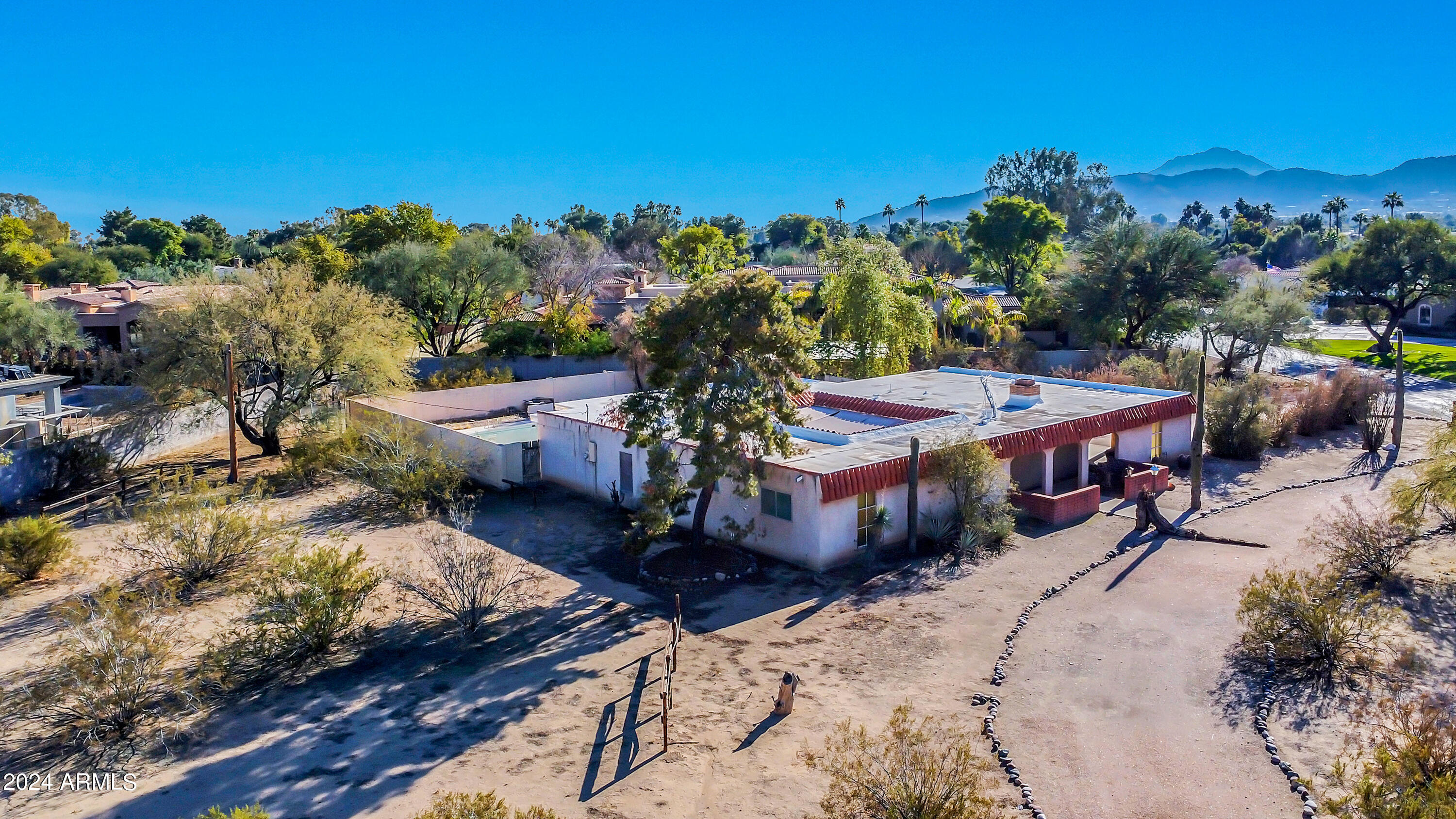 6633 E HORSESHOE Road