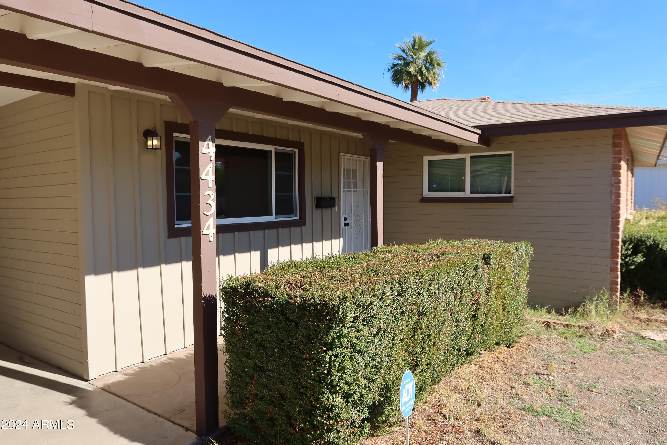 4434 E MITCHELL Drive