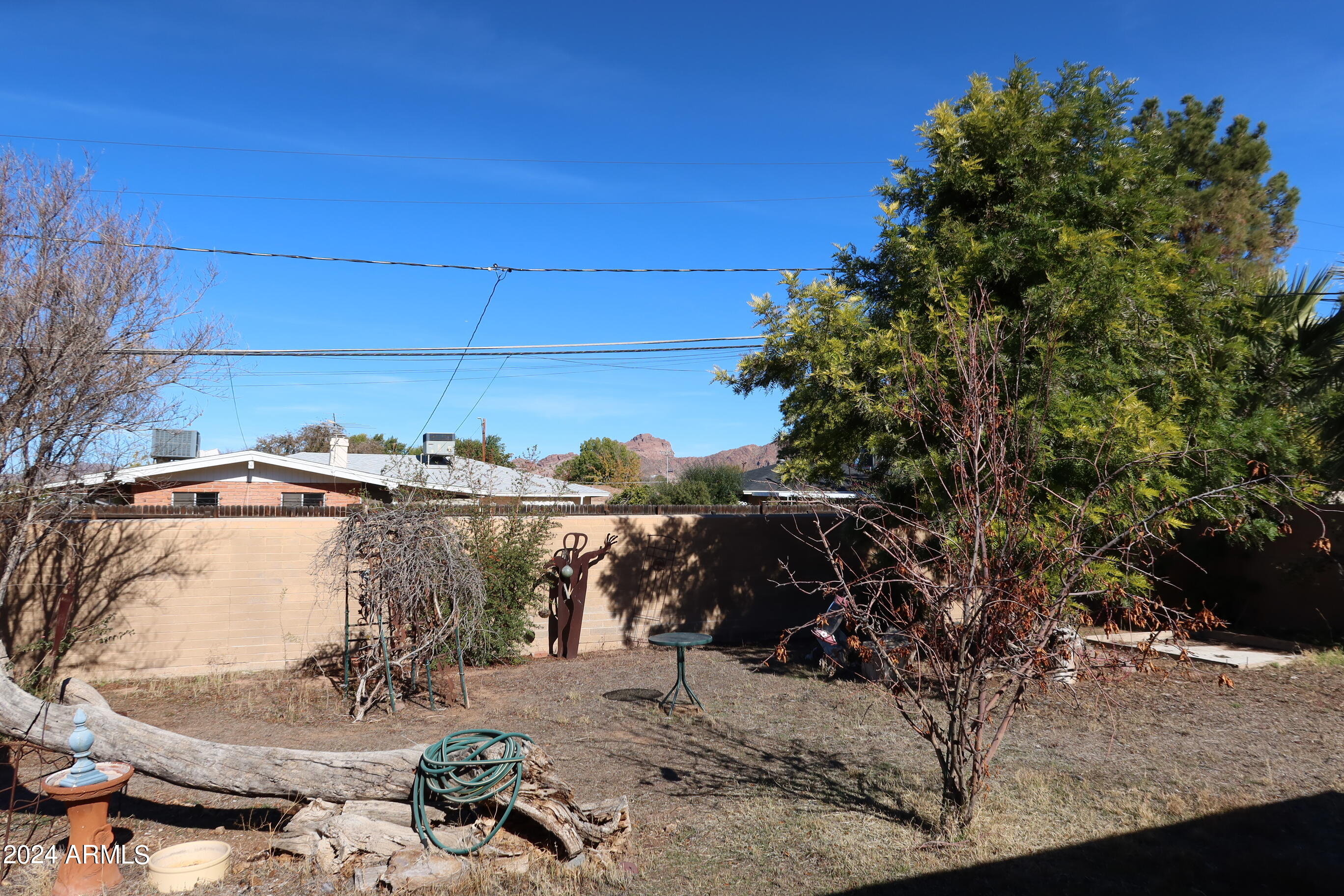 4434 E MITCHELL Drive