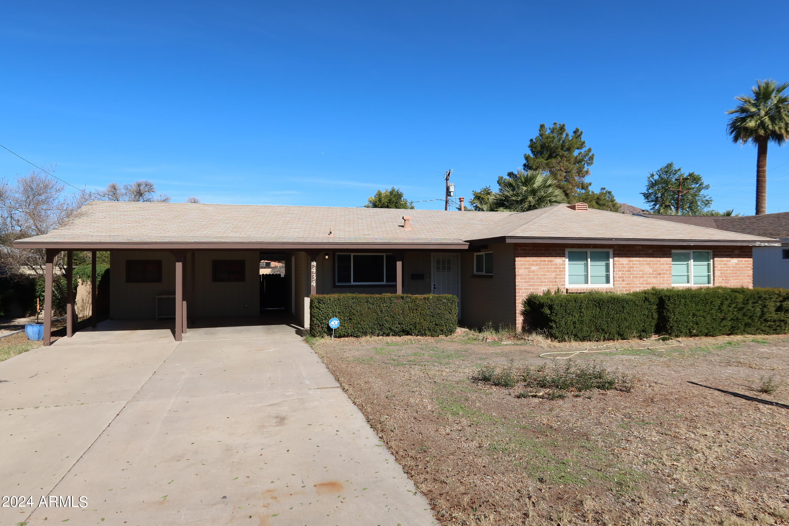 4434 E MITCHELL Drive