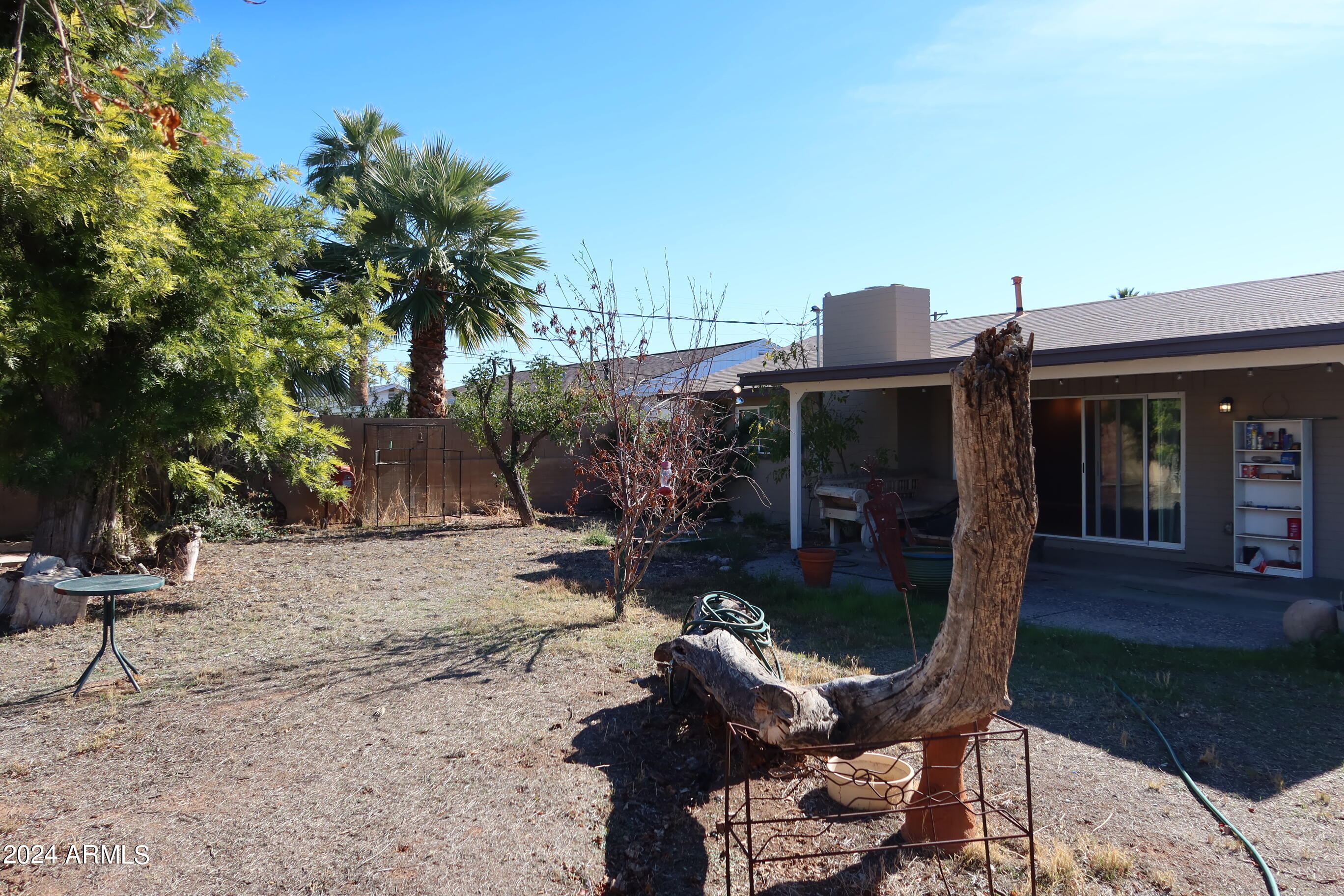 4434 E MITCHELL Drive