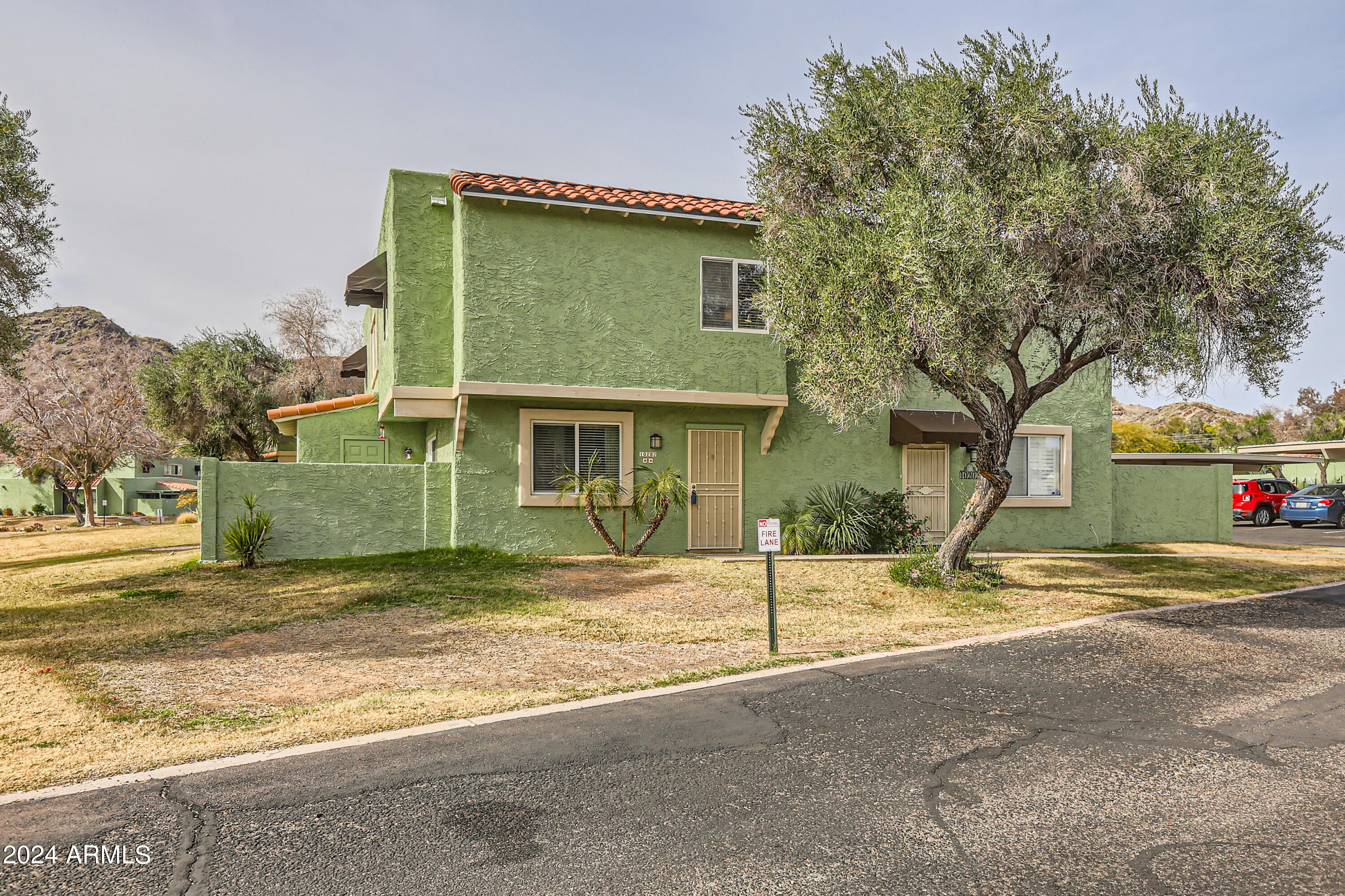 10202 N 8TH Place, B