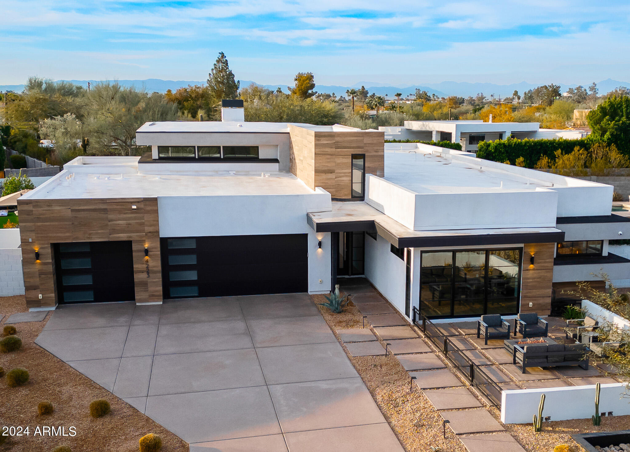 4223 E SAINT JOSEPH Way