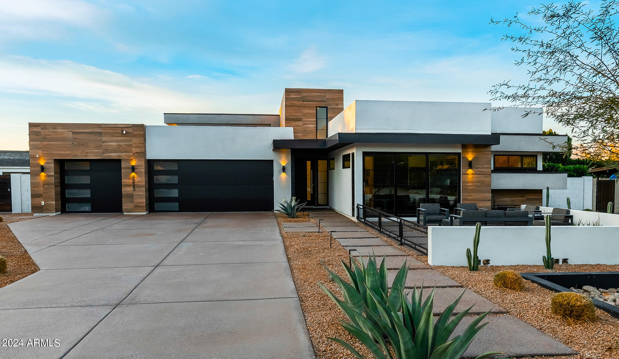 4223 E SAINT JOSEPH Way