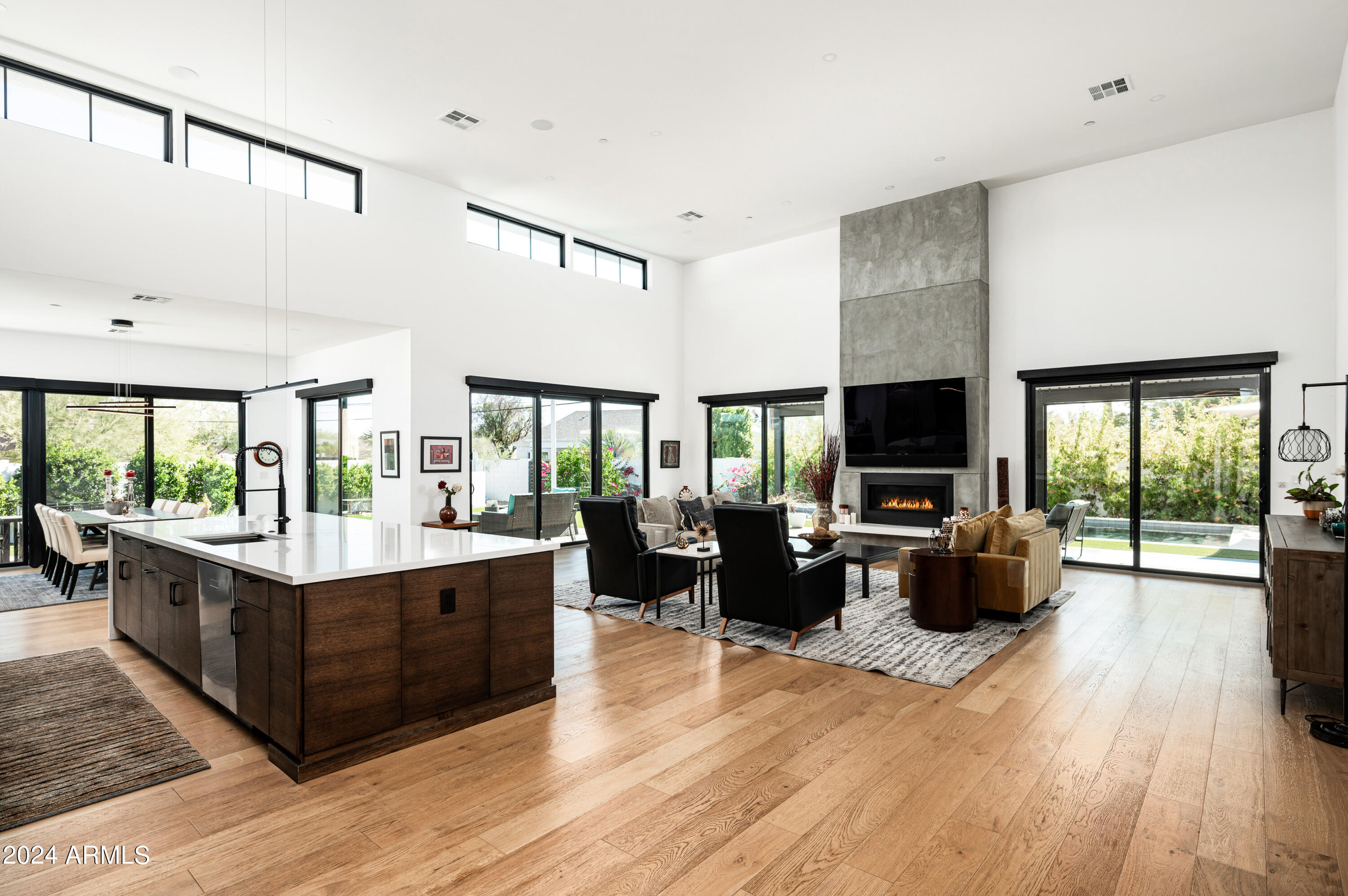 4223 E SAINT JOSEPH Way
