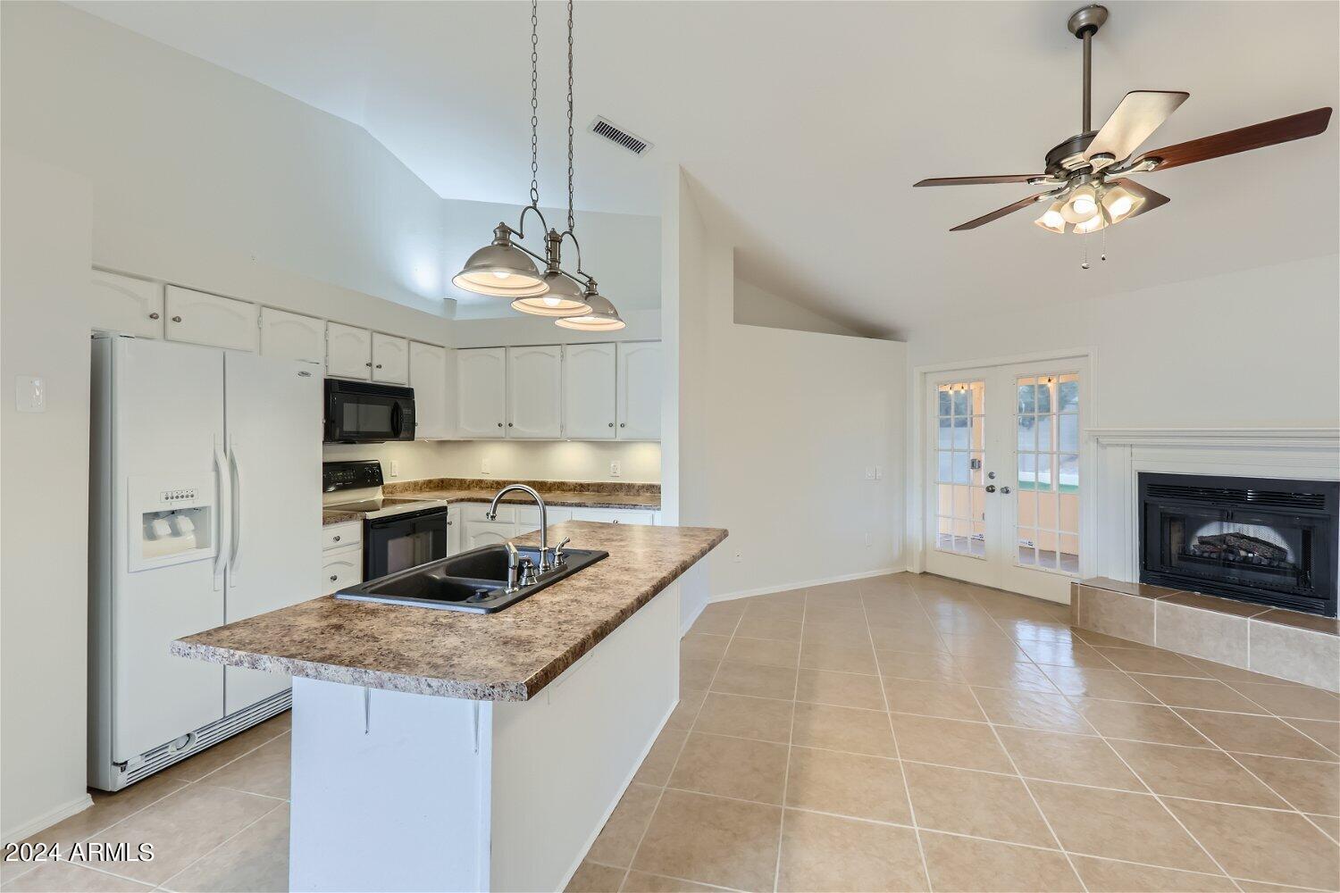 4208 E EVERETT Drive