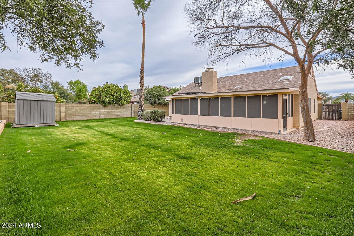 4208 E EVERETT Drive