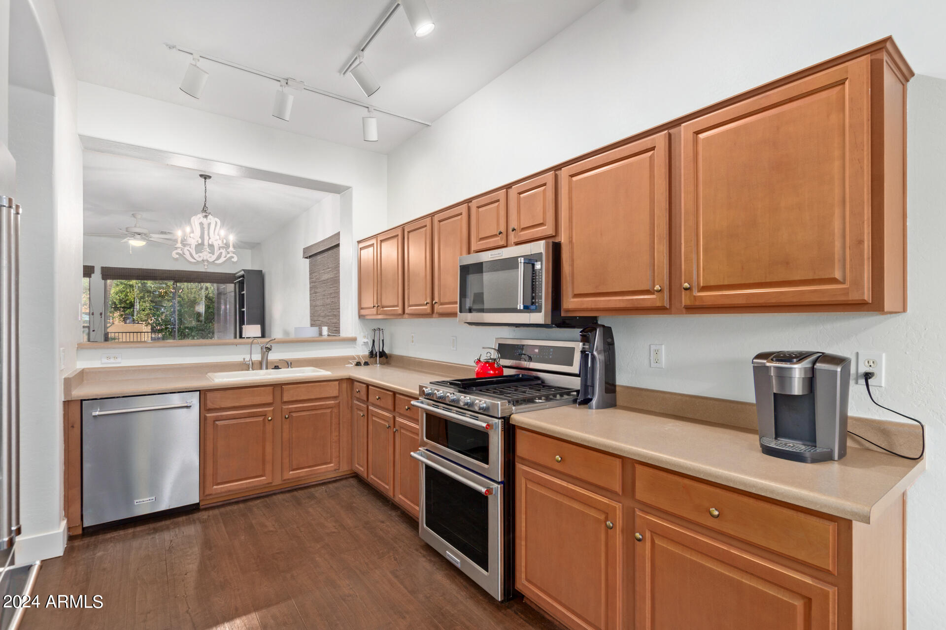 1412 W MARLIN Drive
