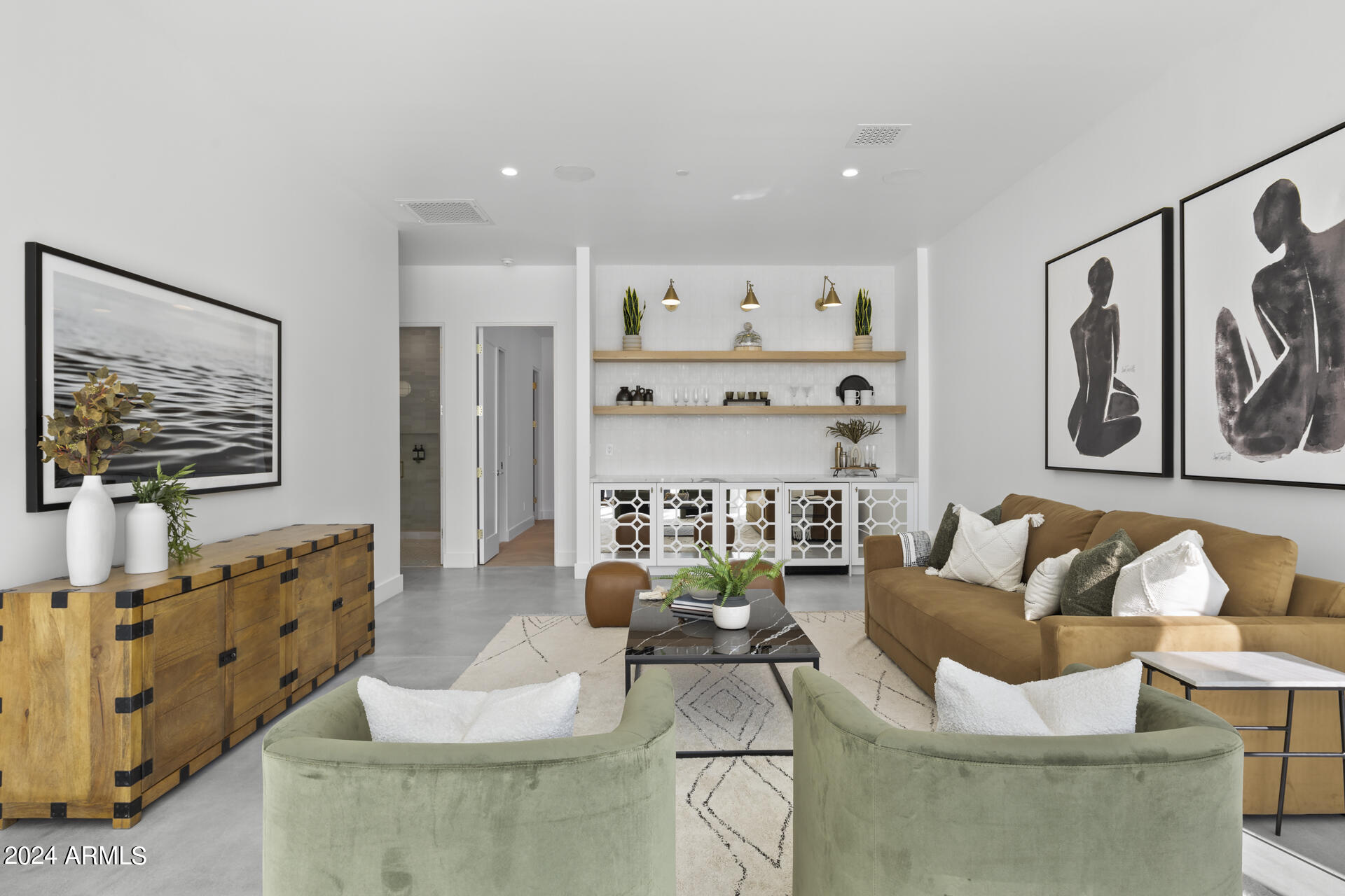 7611 N MOCKINGBIRD Lane