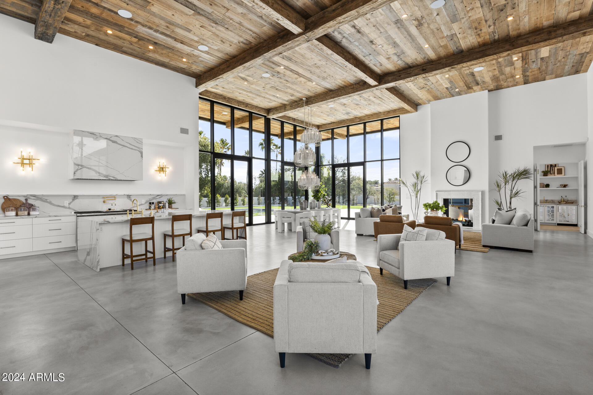 7611 N MOCKINGBIRD Lane